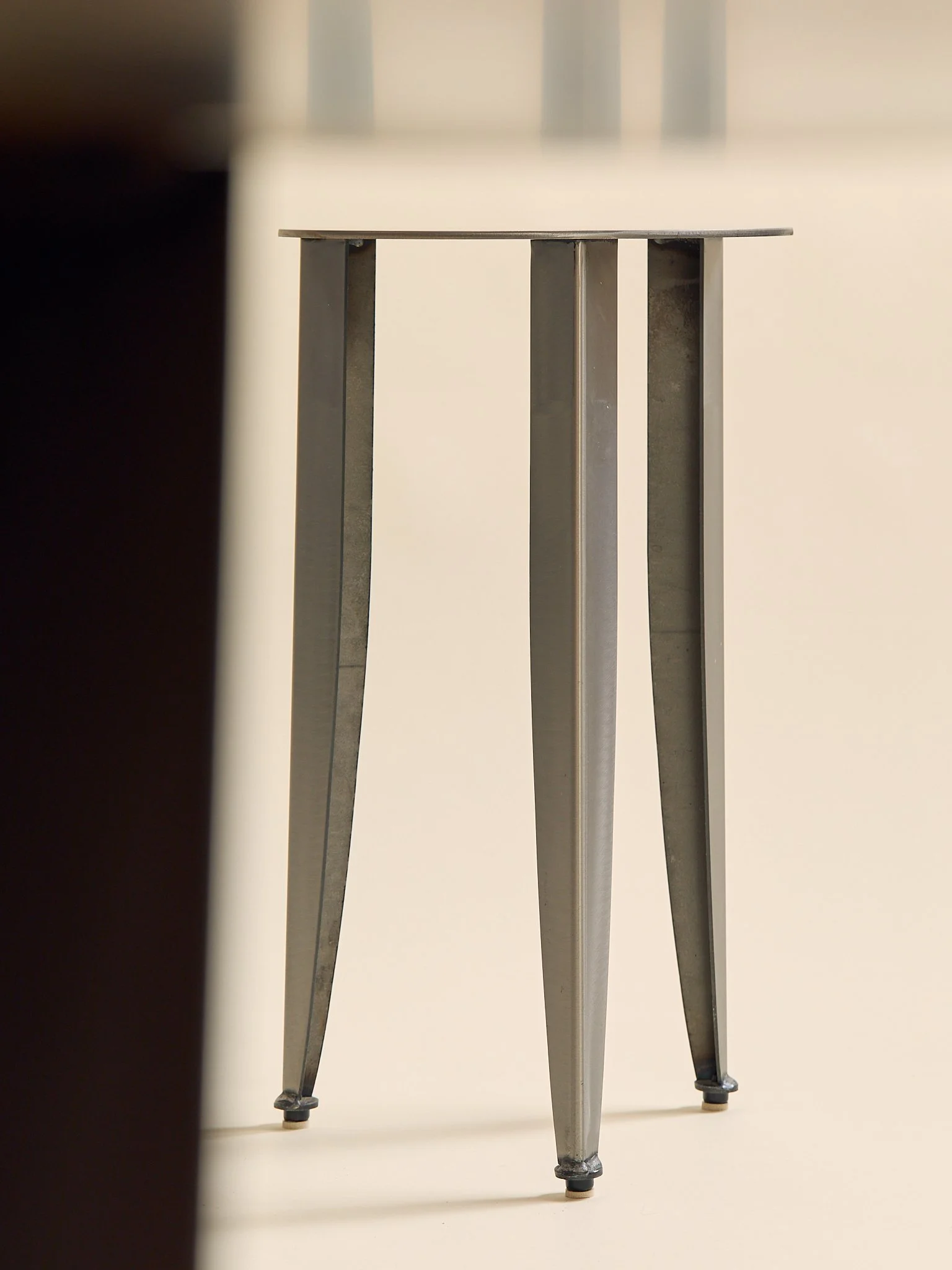 318_PairofIndustrialModernBrushedSteelCircularSideTables_07.jpg