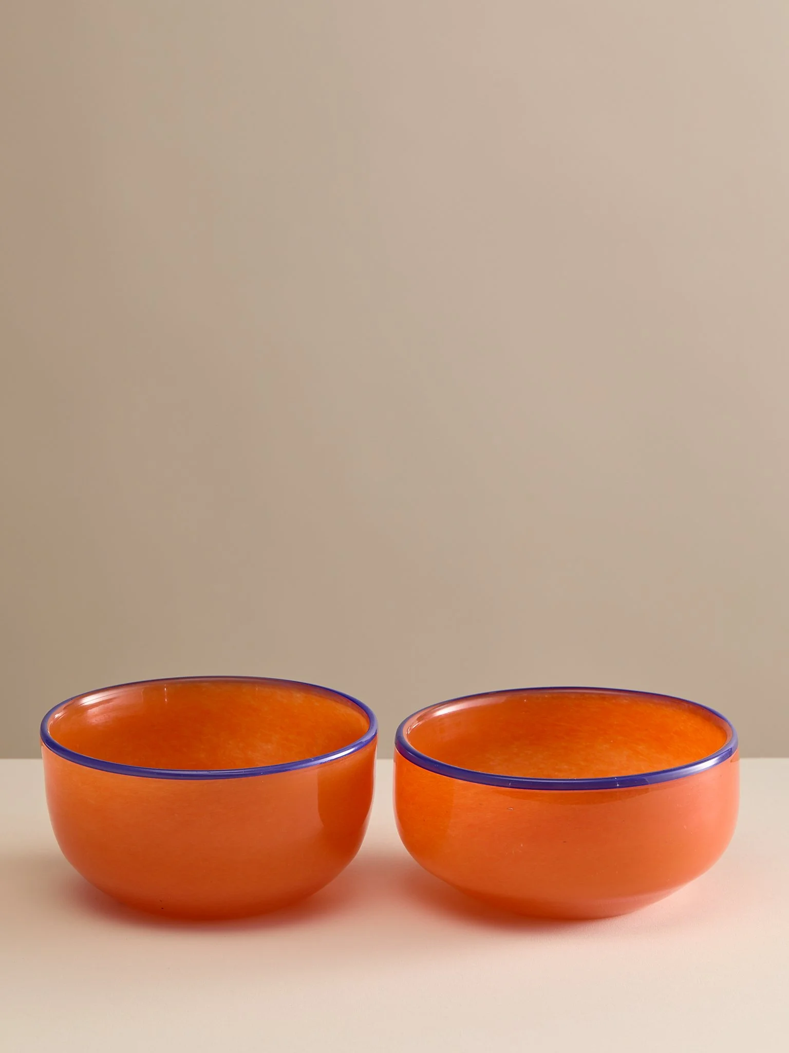 300_TheVintagePairofOrangeglassbowls_002.jpg