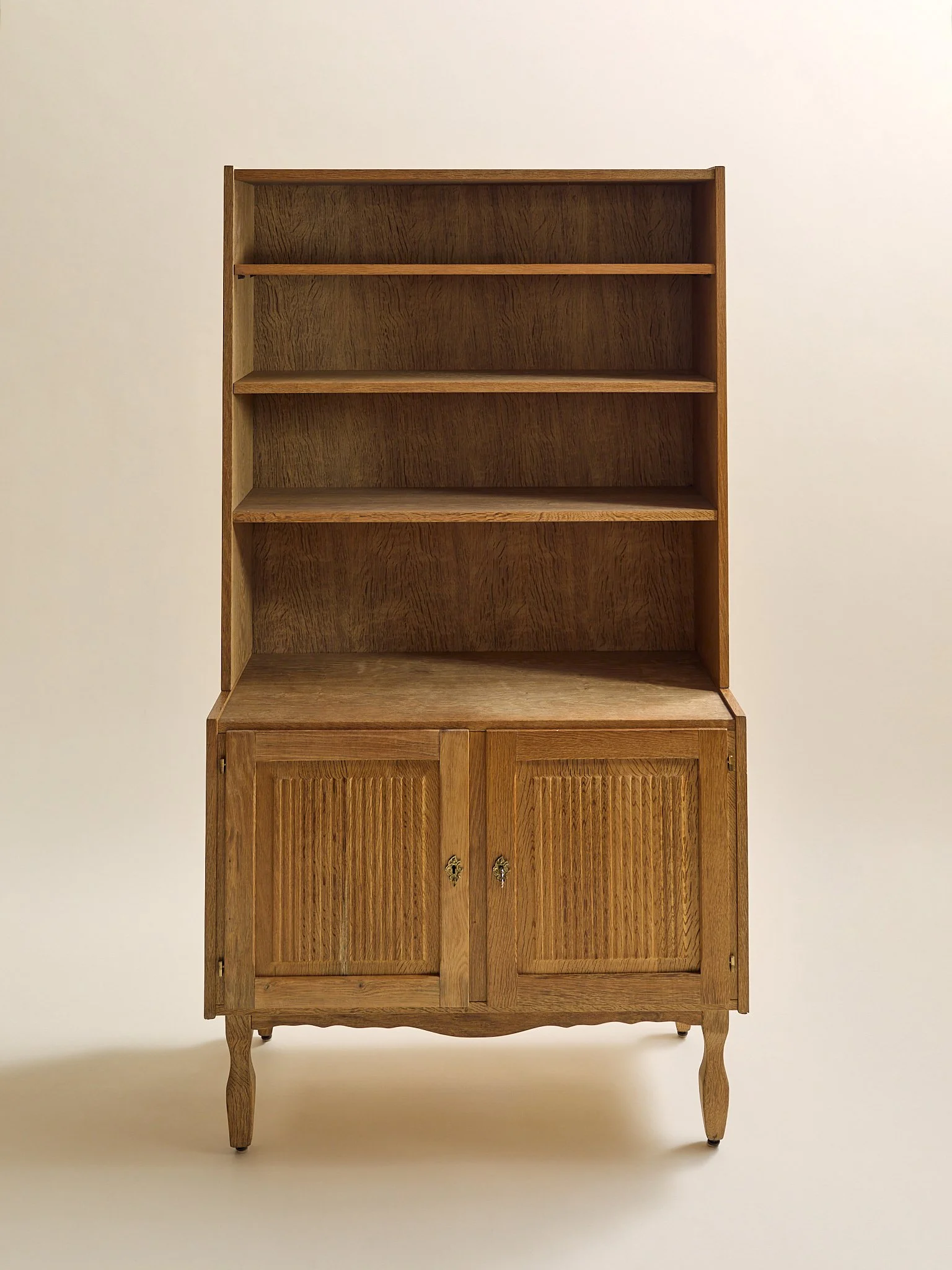 298_TheVintageDanishKjaernulfStyleBookcase1960s_02.jpg