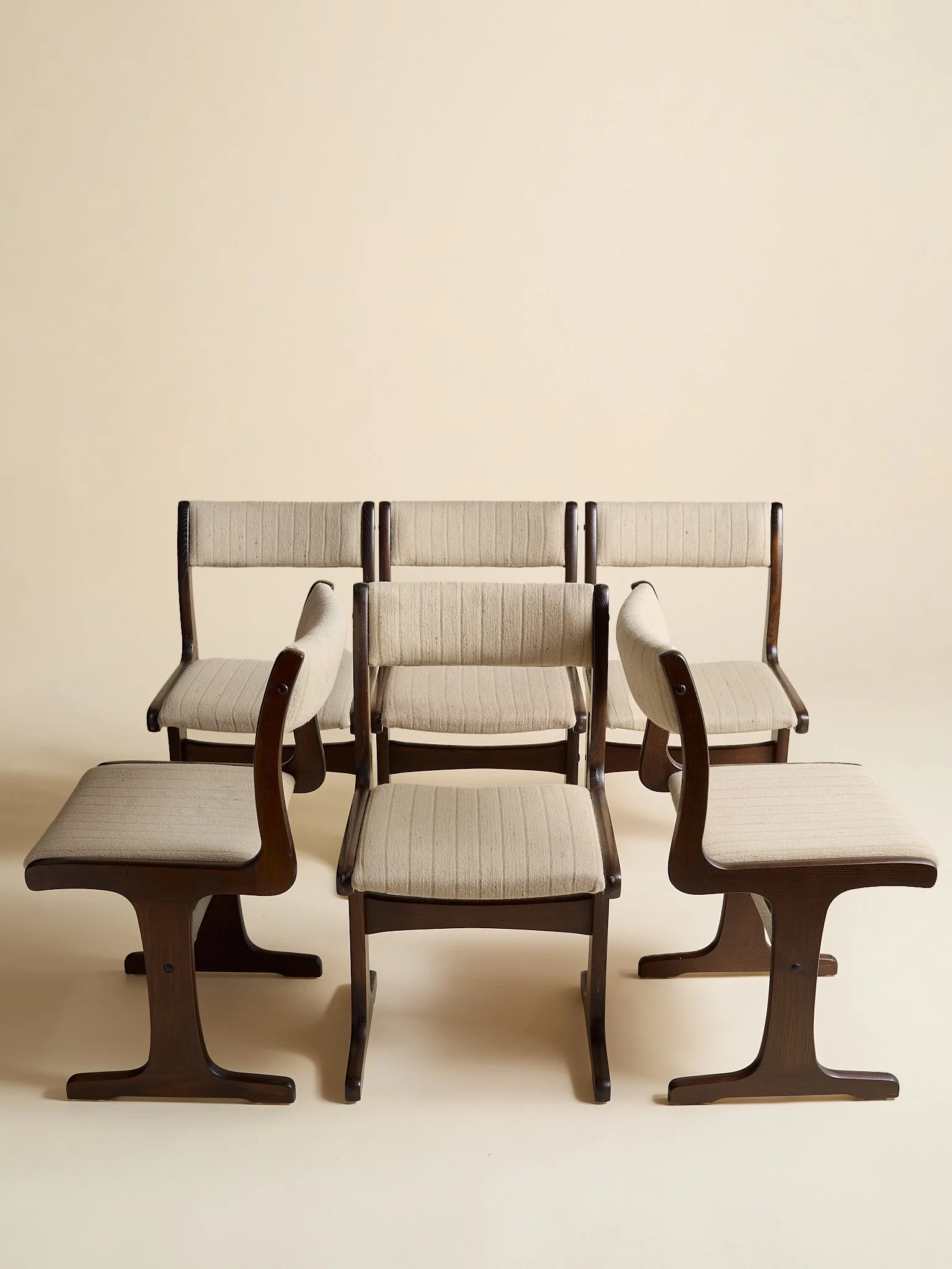409_TheVintageGangsoMoblerDanishOakDiningChairs1970S_01.jpg