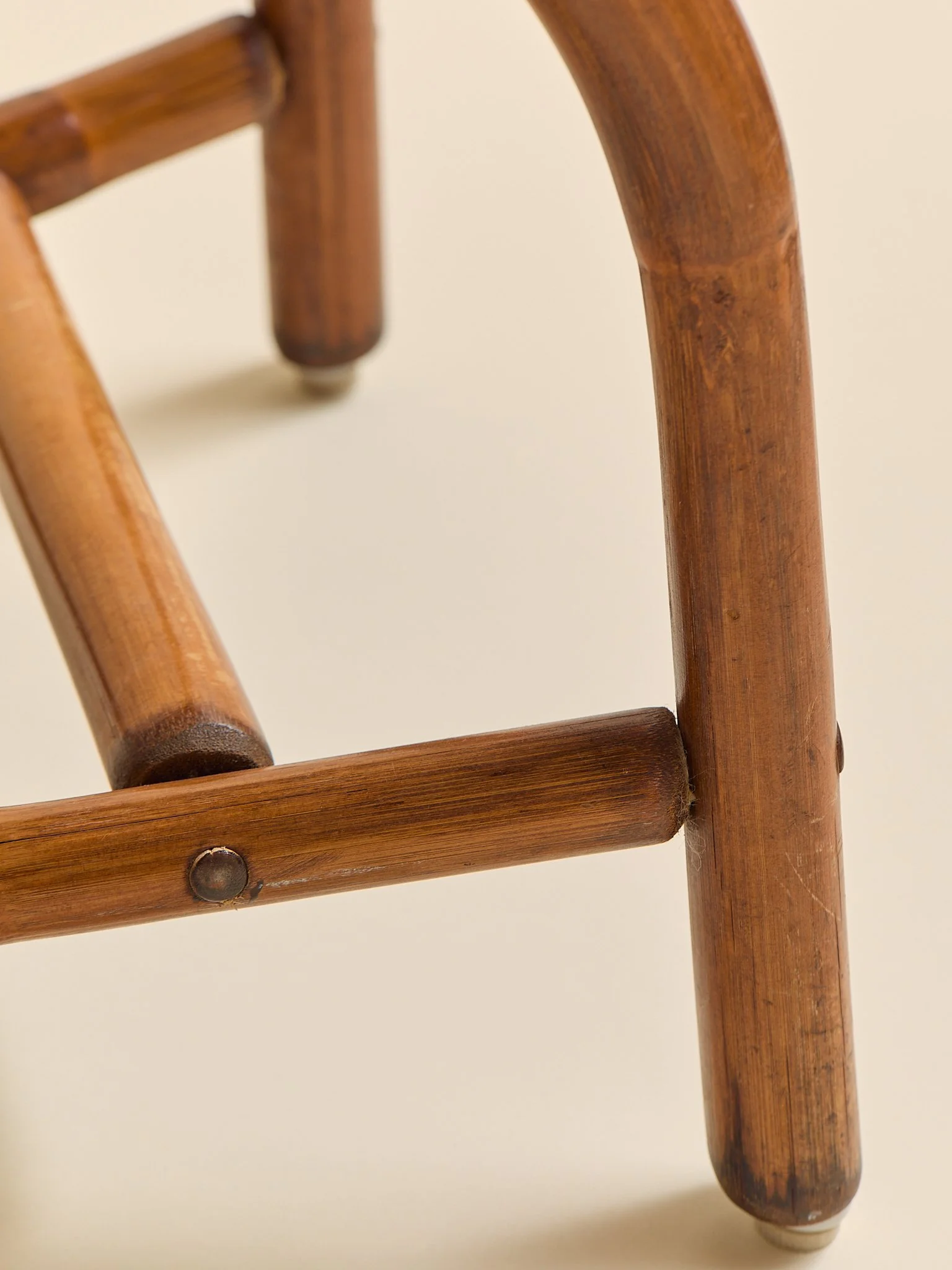 307_TheVintageCurvedBambooAccentChairs_12.jpg