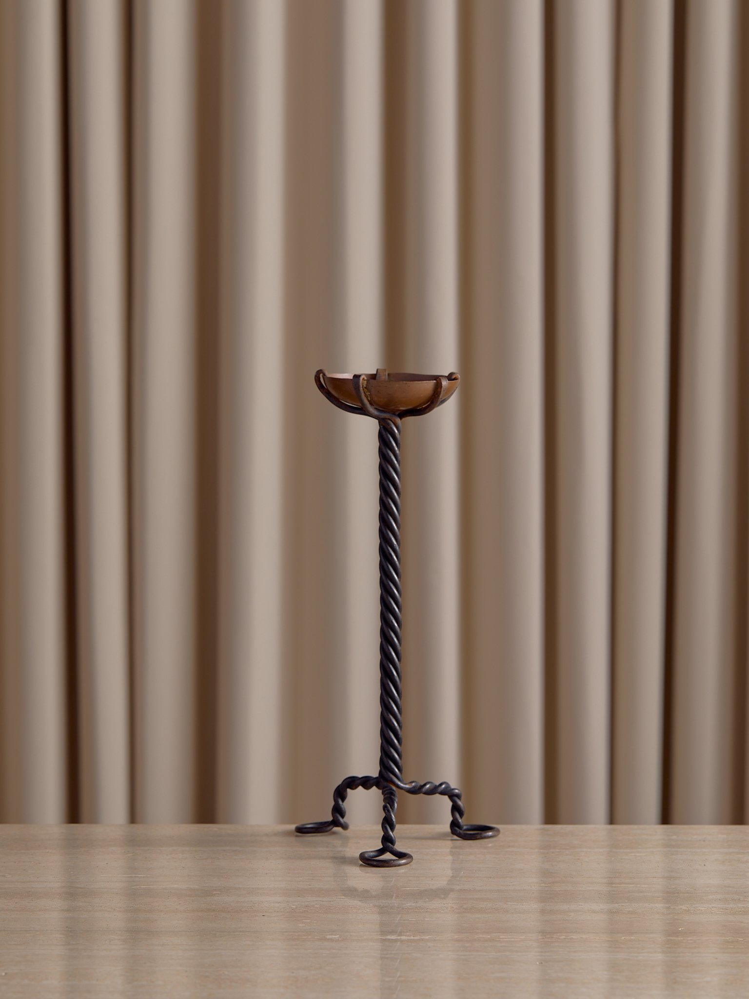 67_TheVintageIronTwistCandlestickSet_003.jpg
