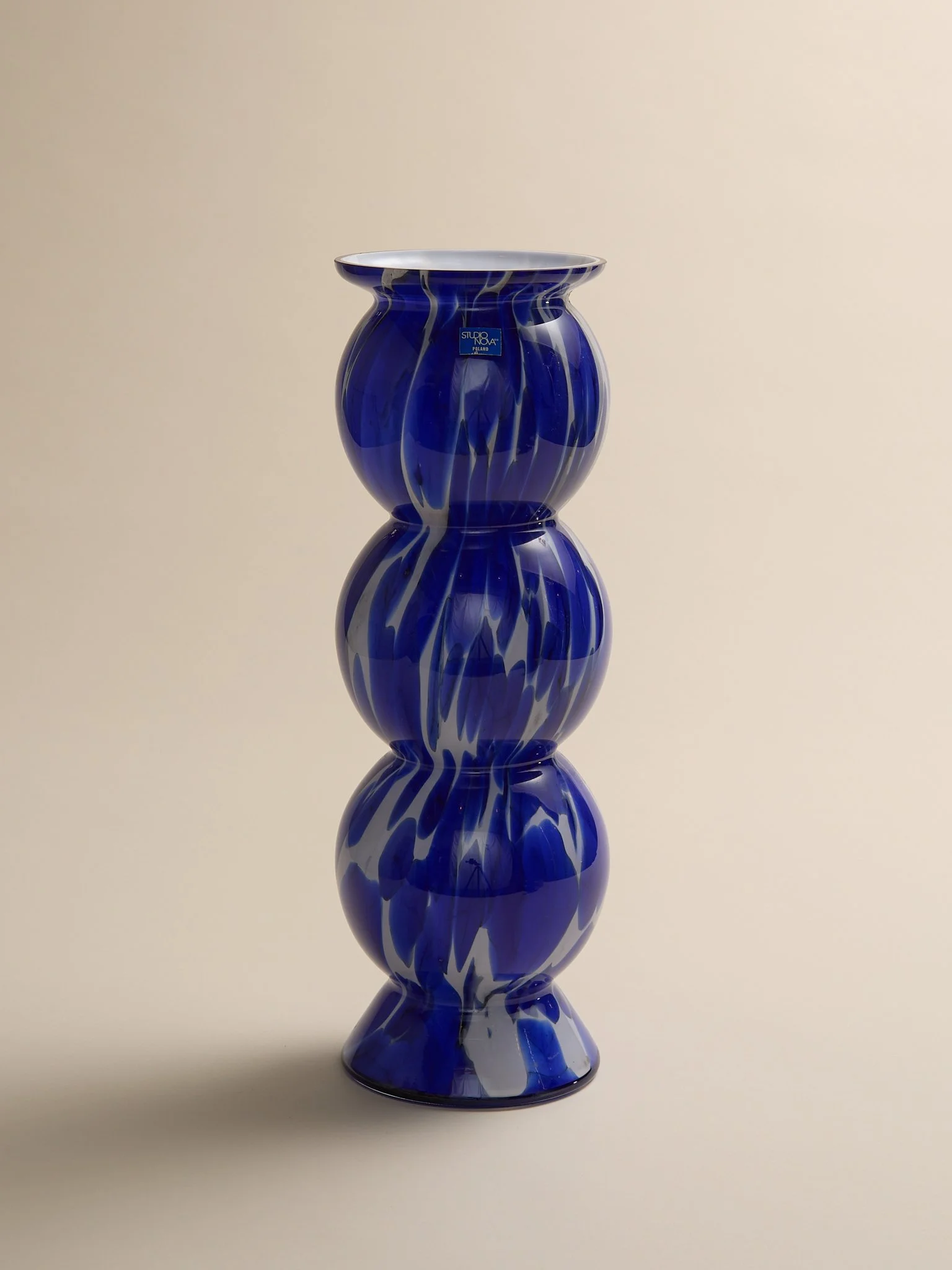 Shot_77_TheArtDecoBlueGlassBubbleVase_015.jpg