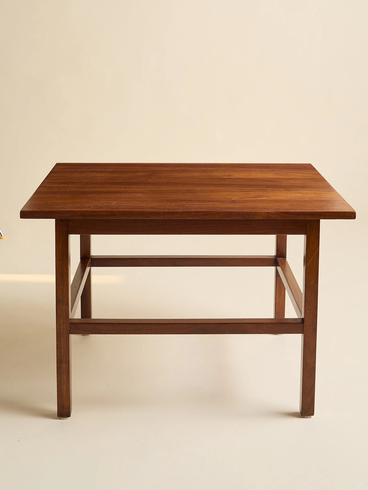 413_TheVintageMCMSideTables_03.jpg