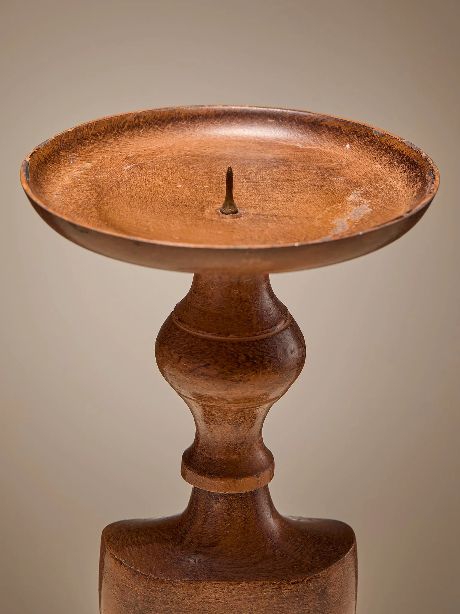 337_TheVintageMetalUrnCandlestick_005.jpg