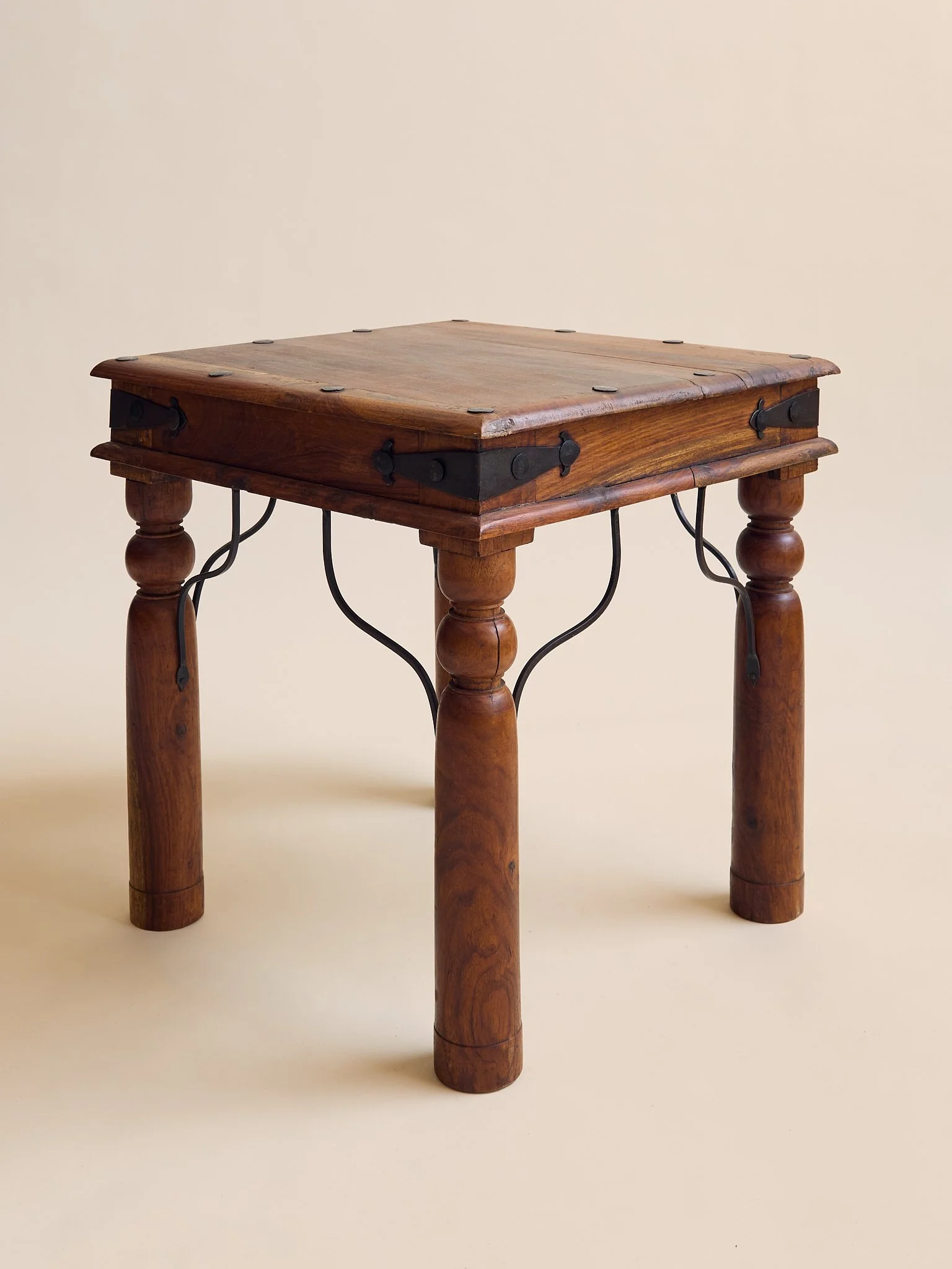 16_TheVintageIronAndWoodSideTableSet_003.jpg