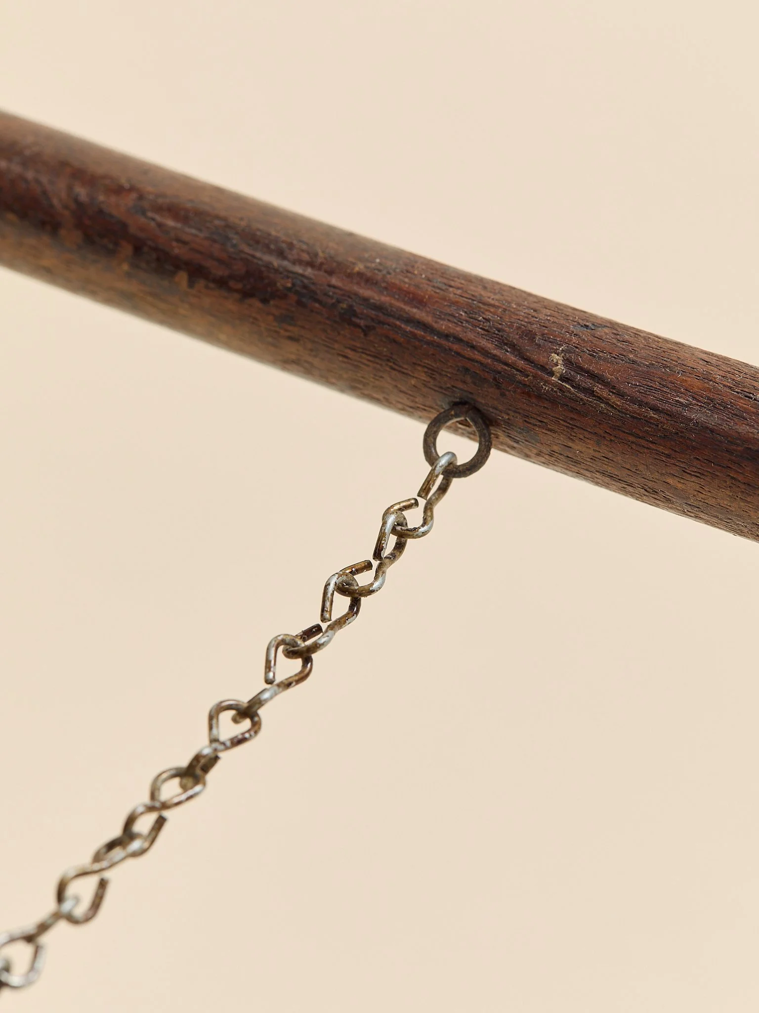 337_TheAntiqueWoodCarvedEasel_10.jpg