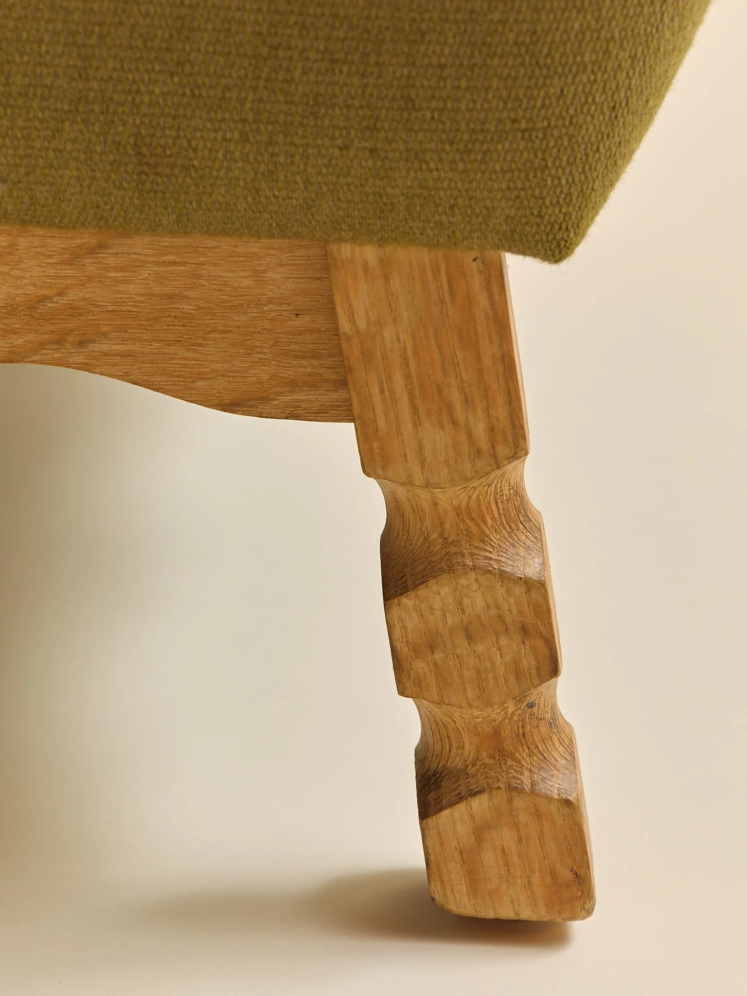 372_TheVintageDanishOakLoungeChairsAttrHenningKjaernulf1960s_12.jpg