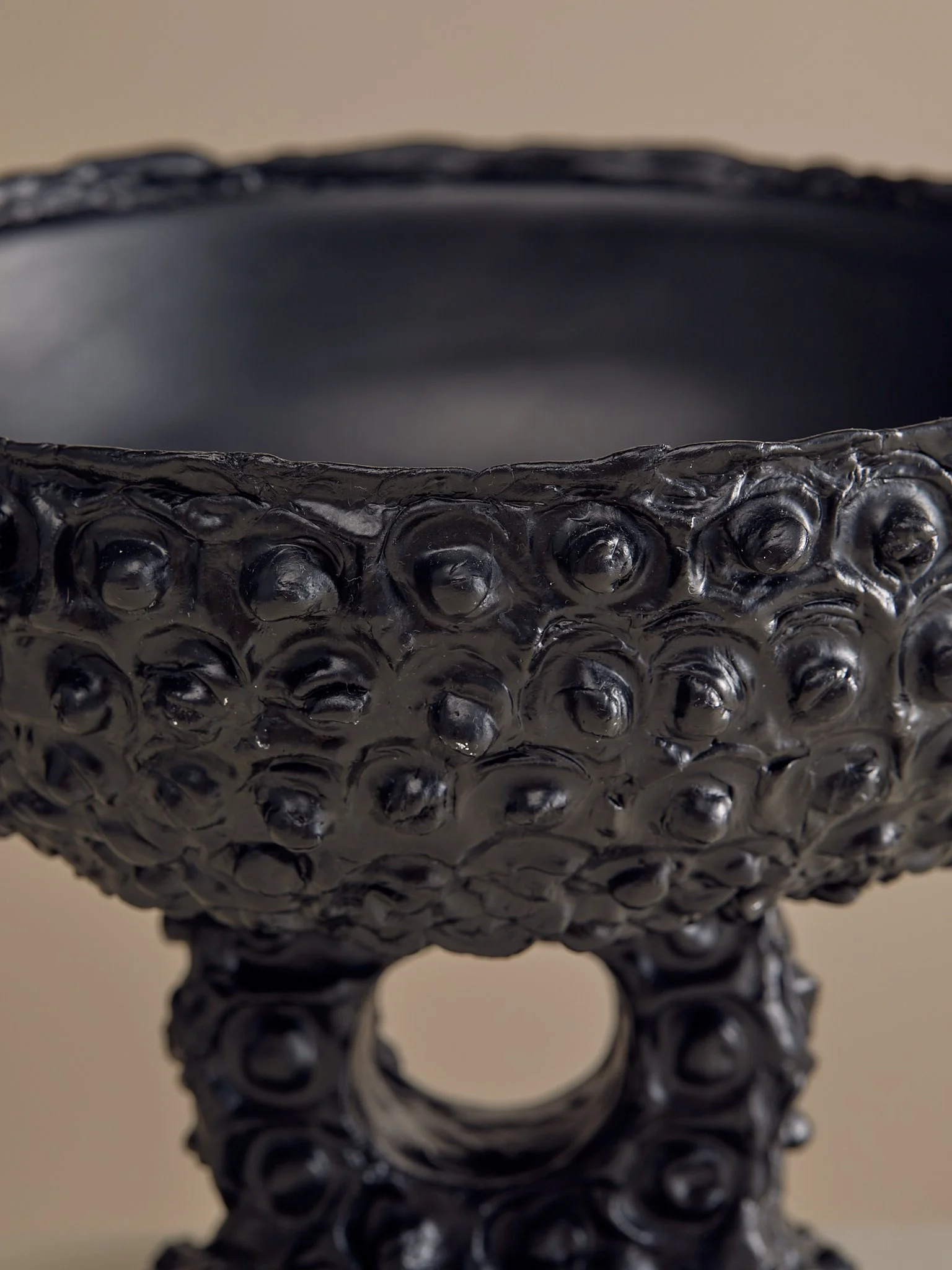 296_TheDoubleBaseBlackCeramicVessel_005.jpg