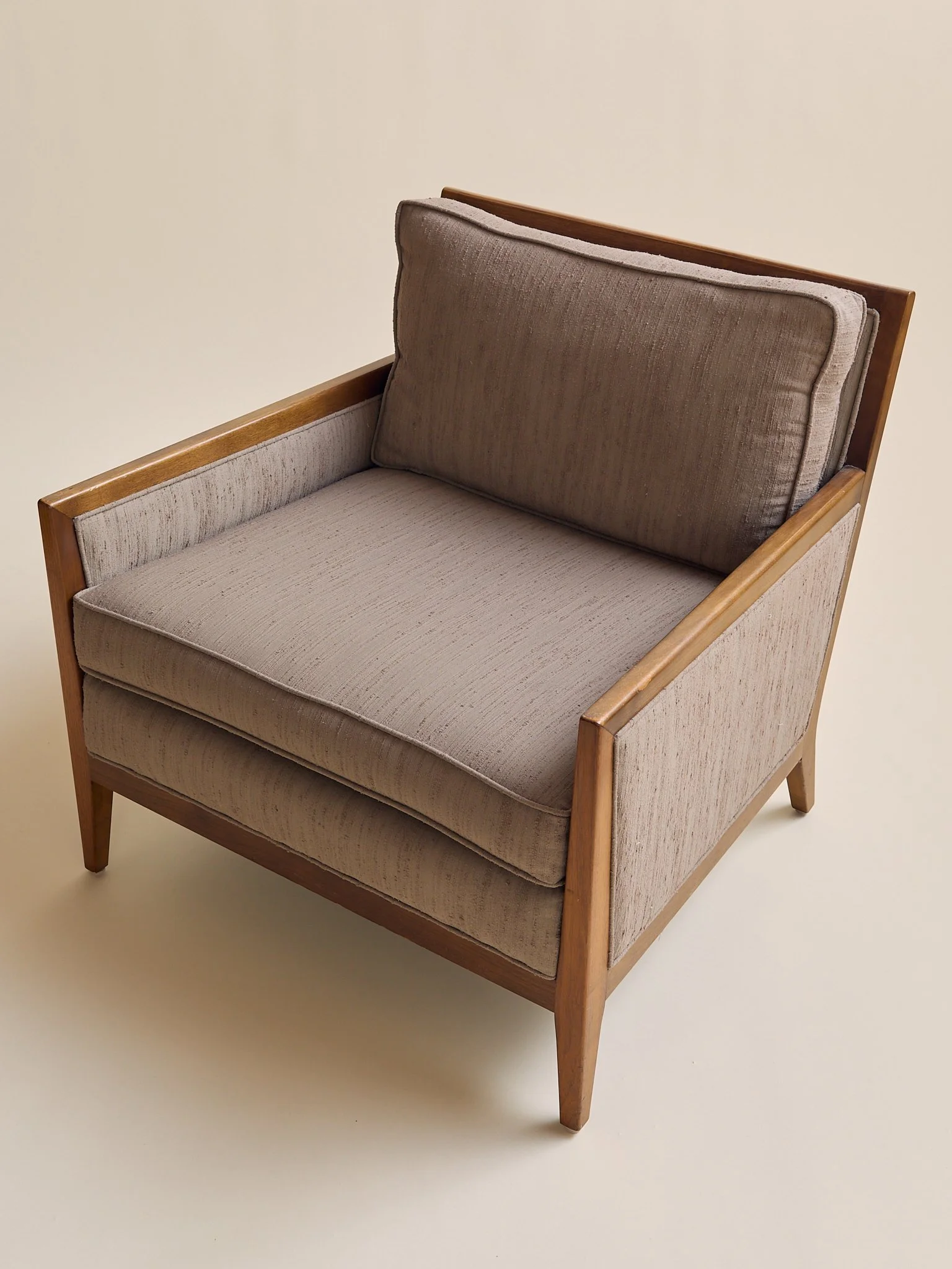 272_TheVintageMidCenturyWalnutLoungeChairinTexturedBeigeUpholstery_006.jpg