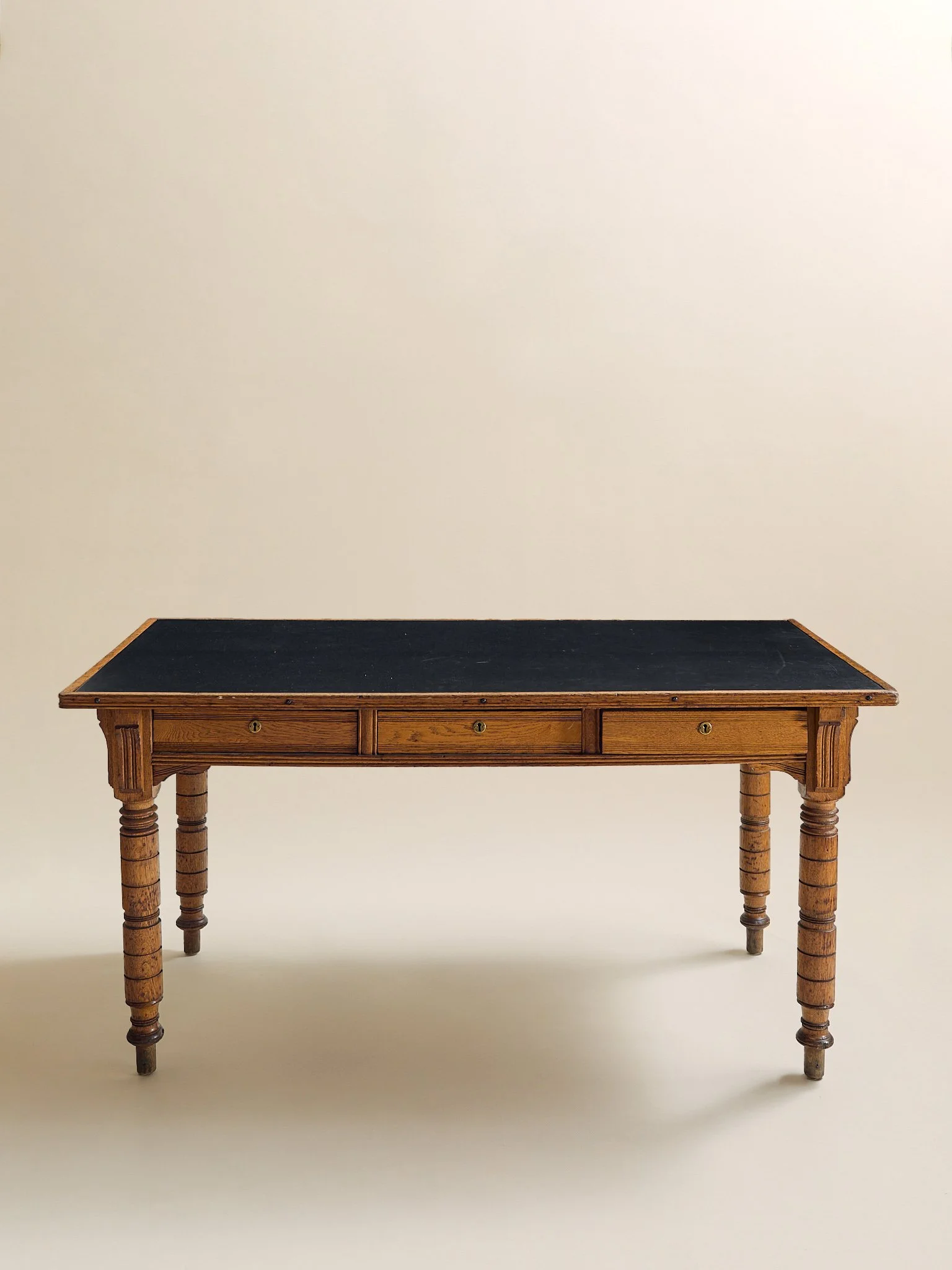 301_TheVintageOakAndLeatherDesk_01.jpg