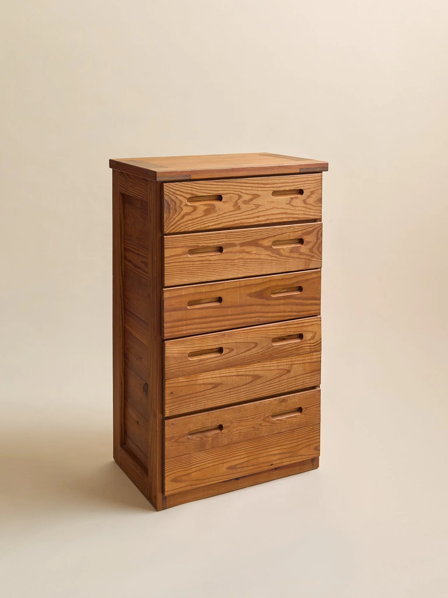 285_TheVintageThisEndUpSolidPine5DrawerTallDresser_003.jpg