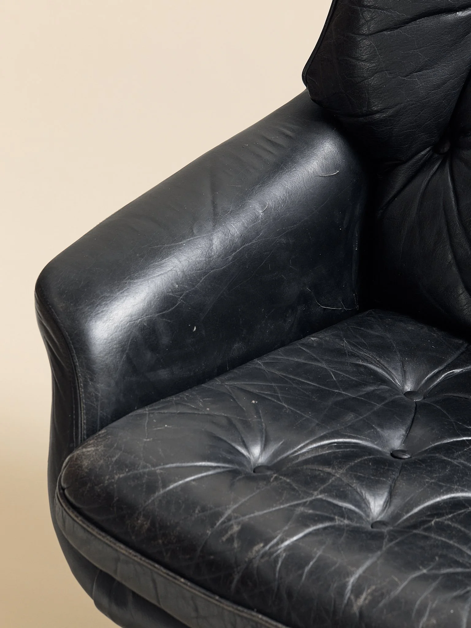 289_TheVintageH.W.KleinforBraminDanishLeatherLoungeChair1960s_08.jpg