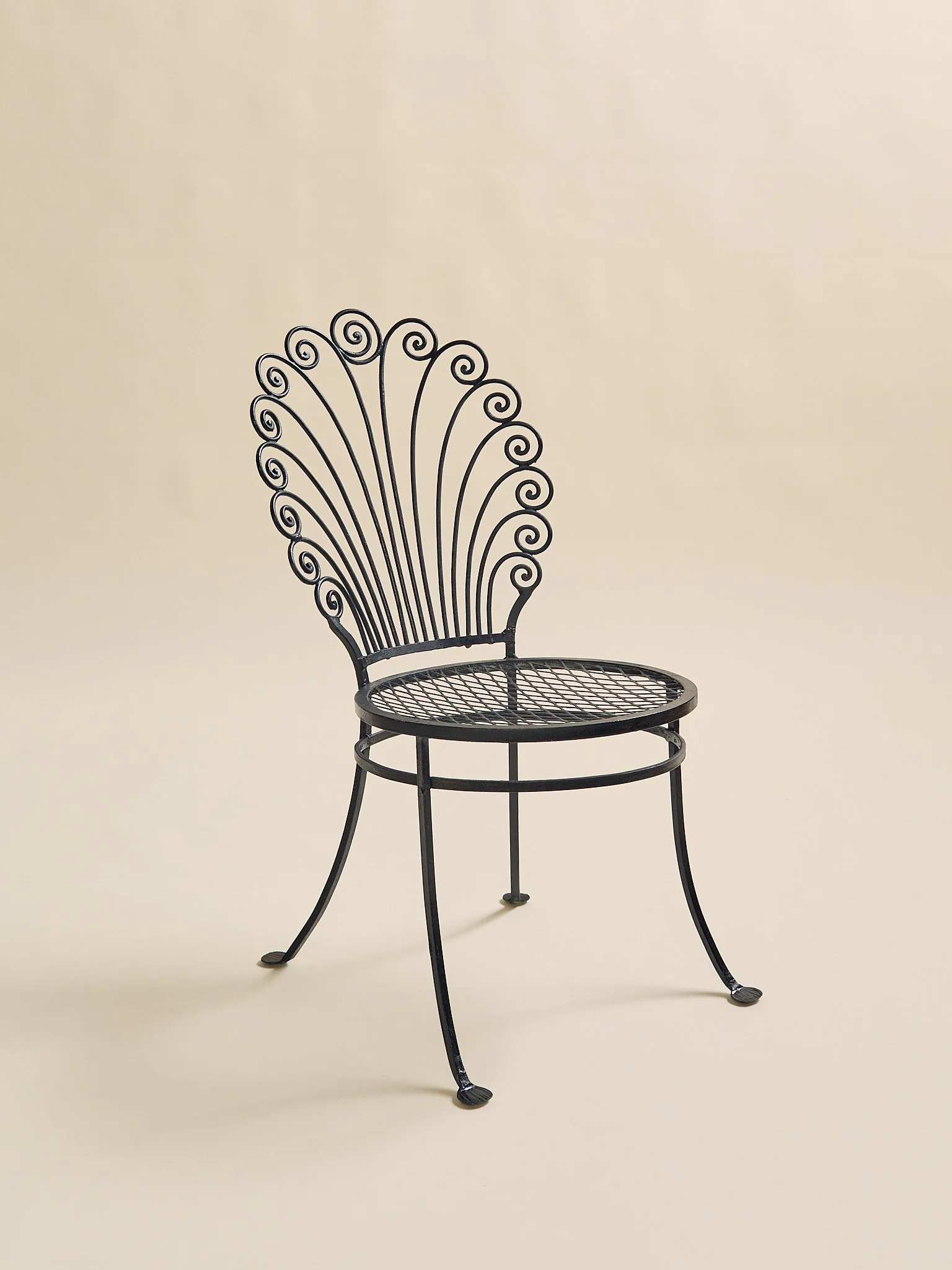 304_TheIronScrollChair_02.jpg