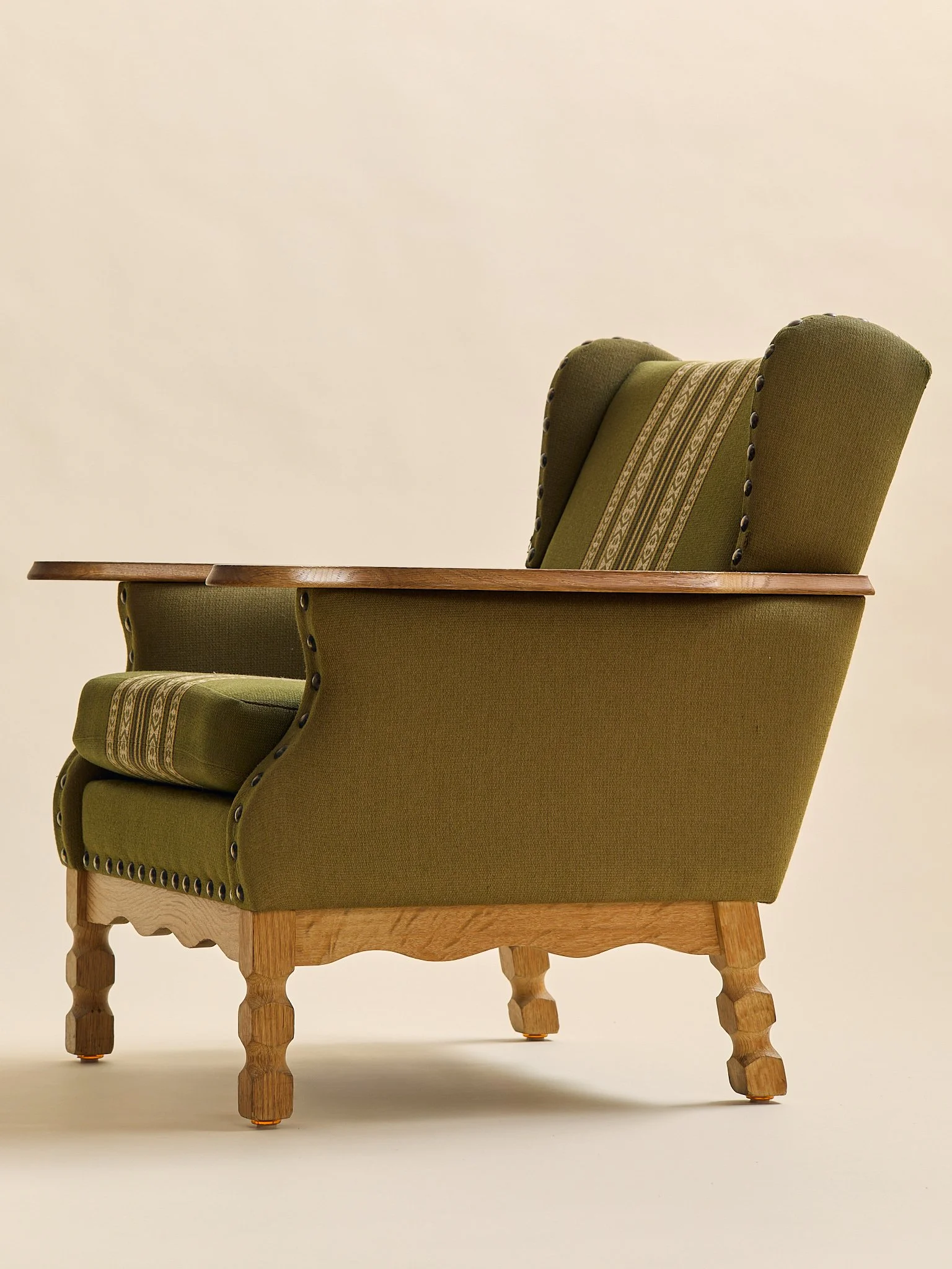 372_TheVintageDanishOakLoungeChairsAttrHenningKjaernulf1960s_07.jpg