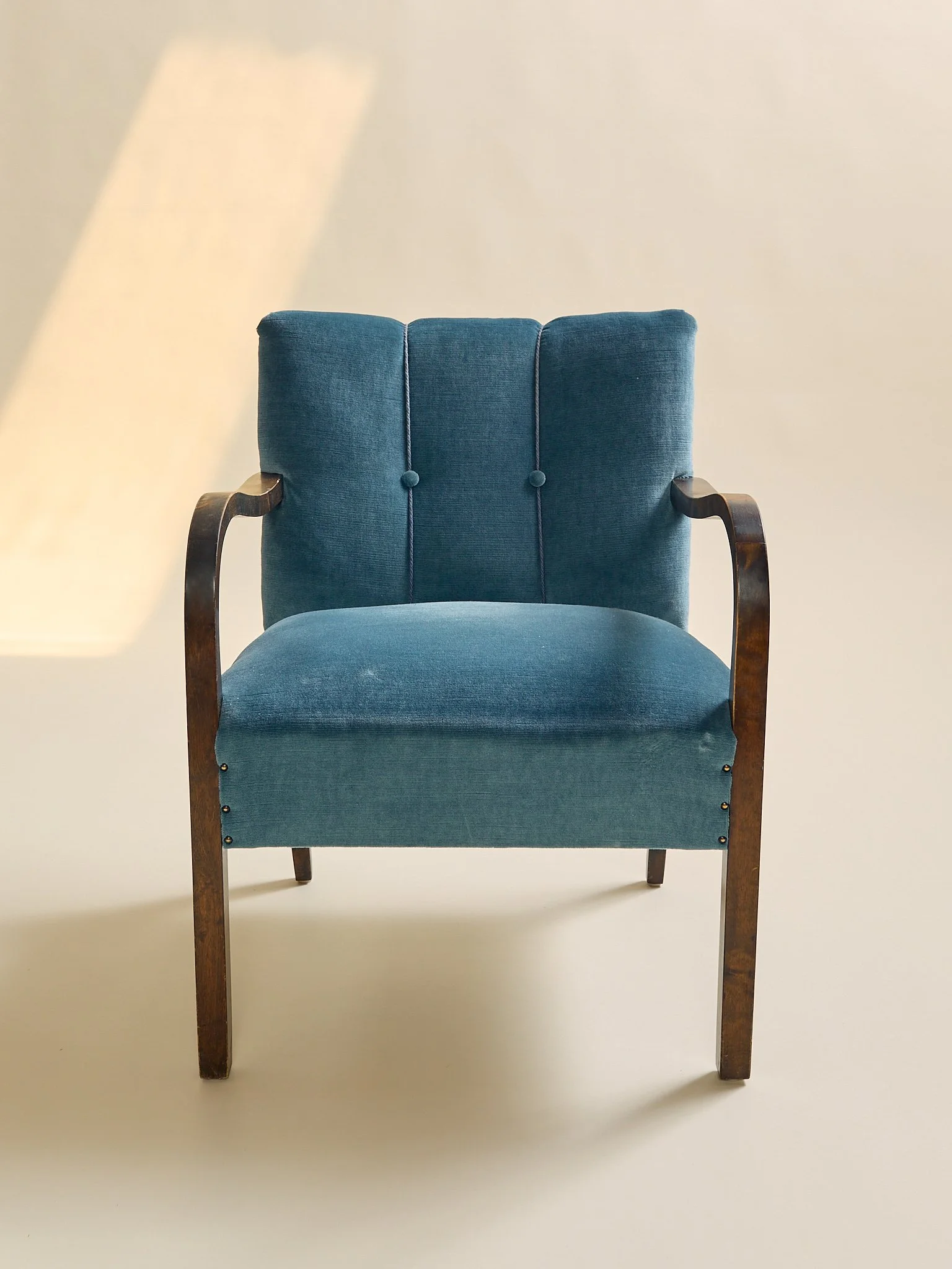 311_TheVintagePairofFritzHansenStyleDanishLoungeChairsc1960s_17.jpg