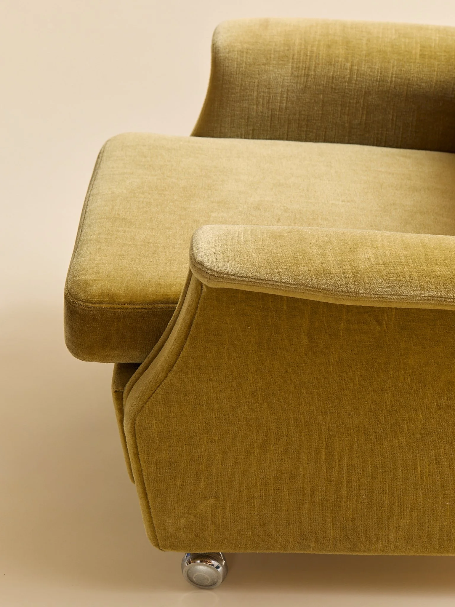 376_TheVintagePairOfDanishVelourLoungeChairsC1960S_12.jpg
