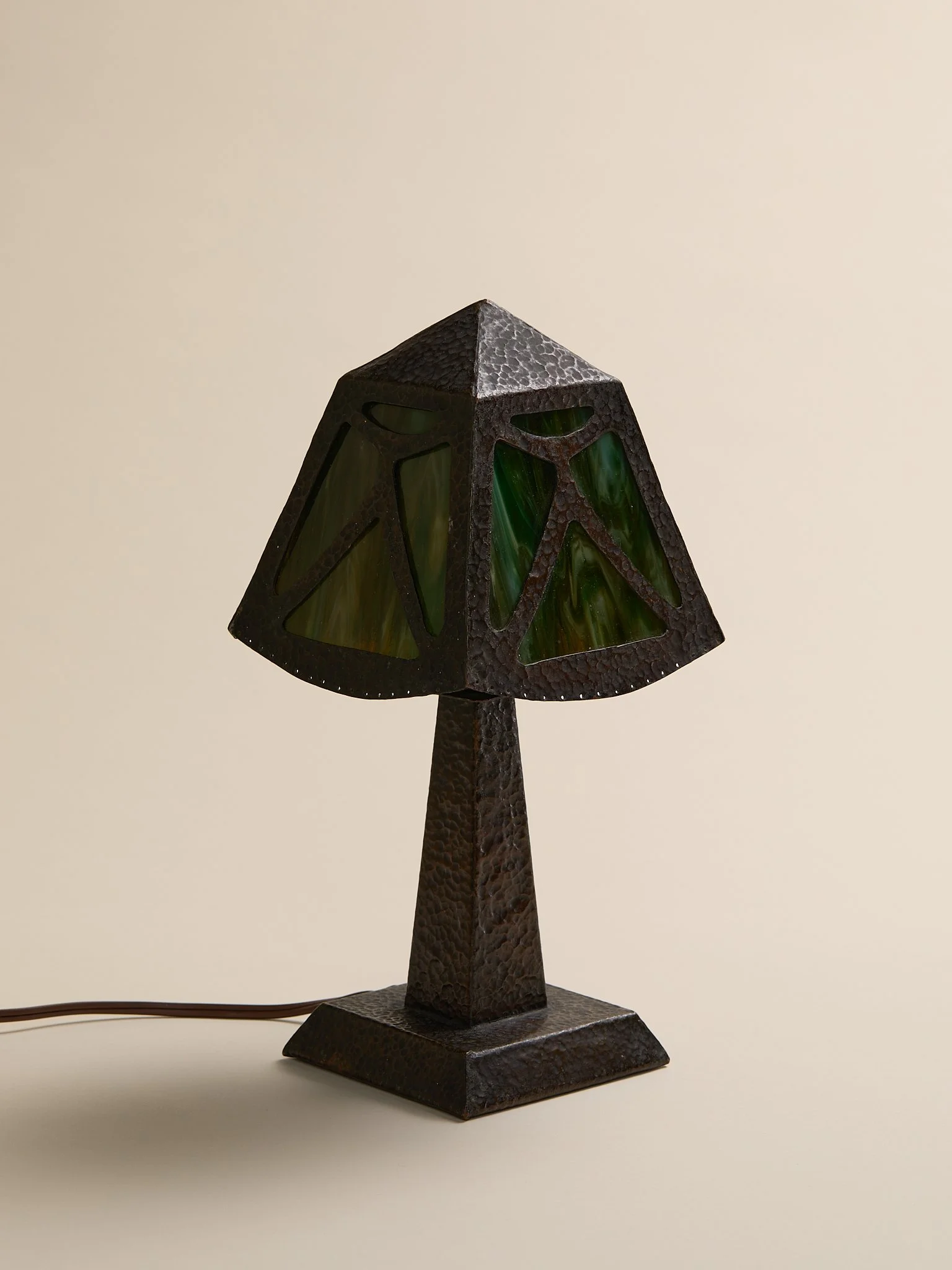 Shot_93_TheVintageHammeredCopperMiniMissionLamp_003.jpg