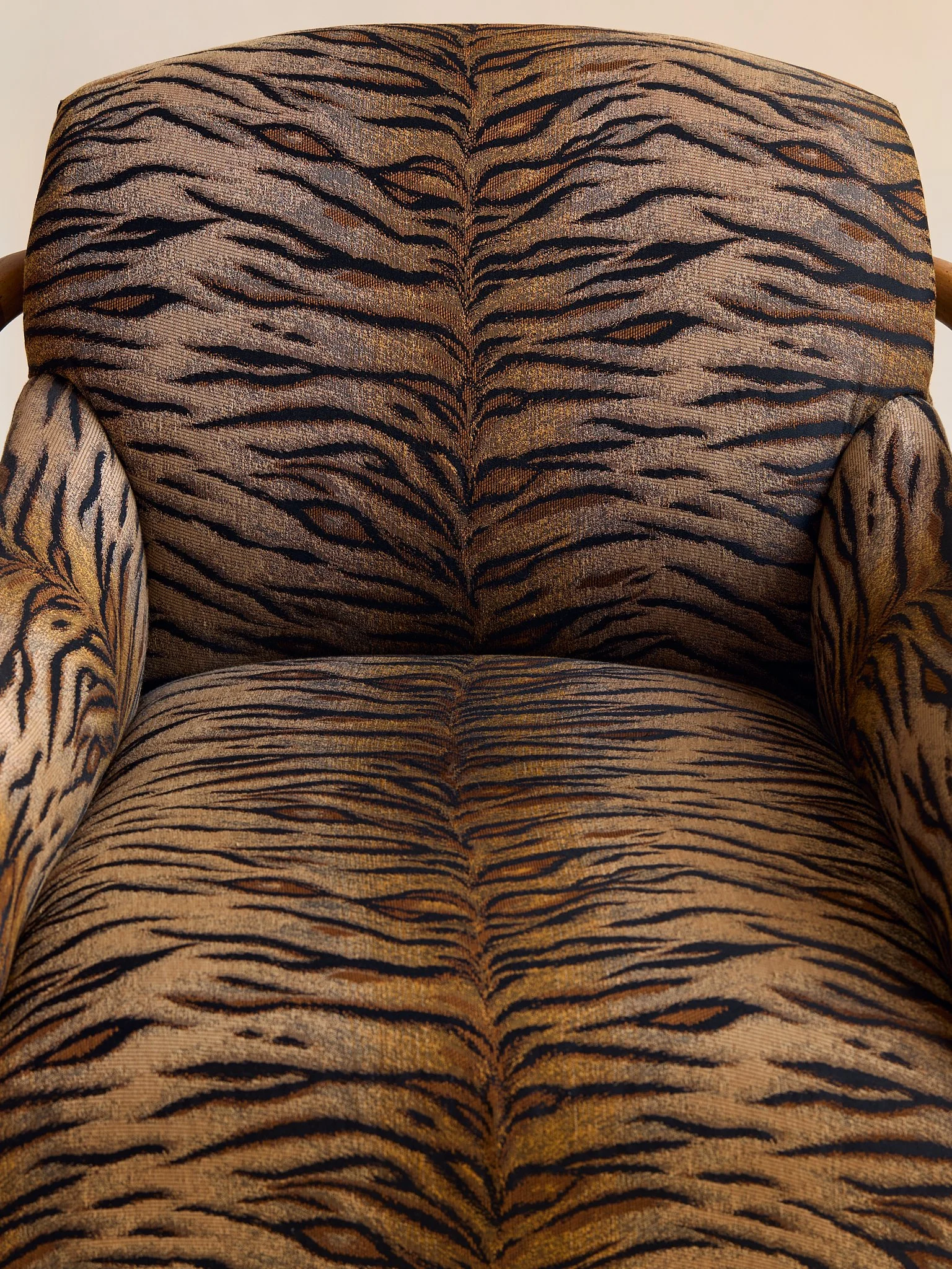 33_TheVintageTigerPrintSculpturalChair_008.jpg