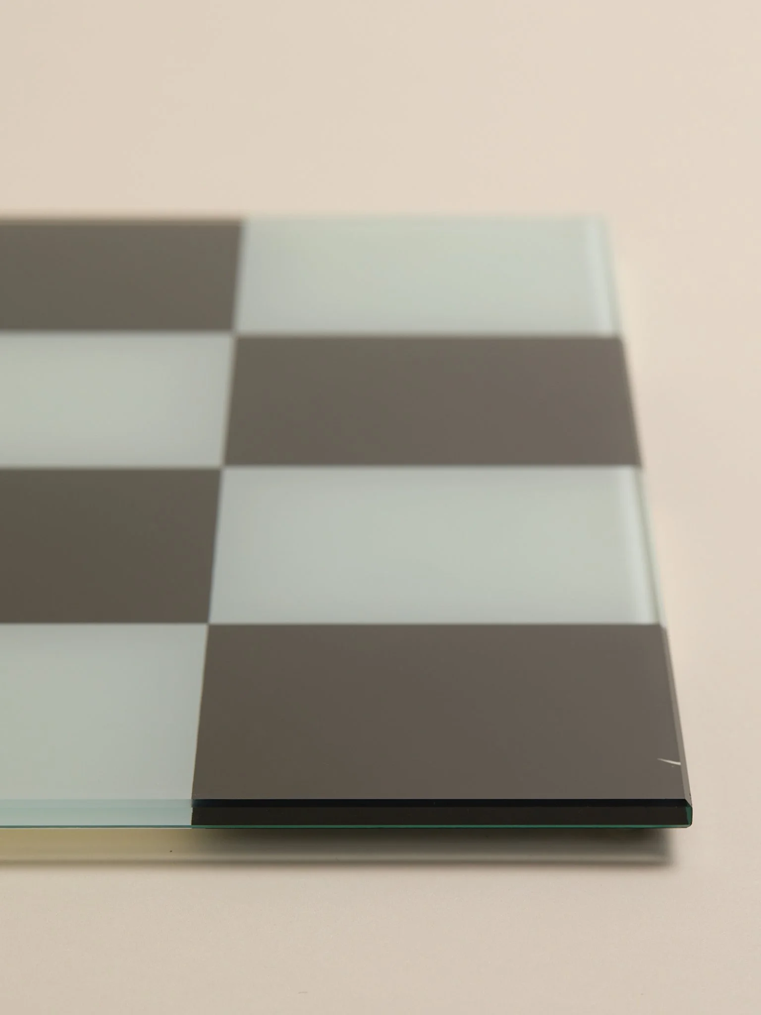 Shot_82_TheVintageCheckerboardGlassTray_003.jpg