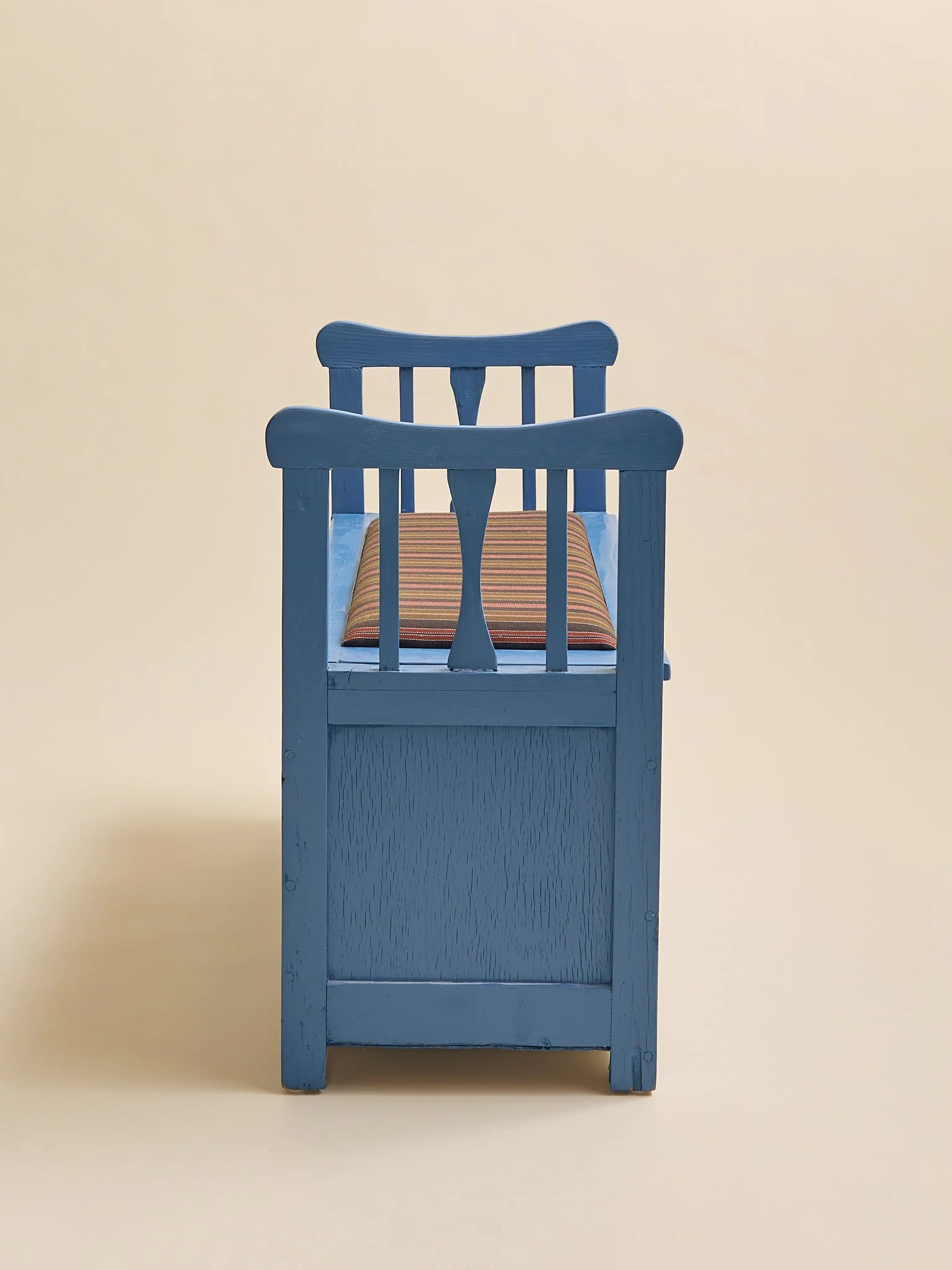 367_TheVintageHandmadeSwedishPaintedPineBenchC.1930S_04.jpg
