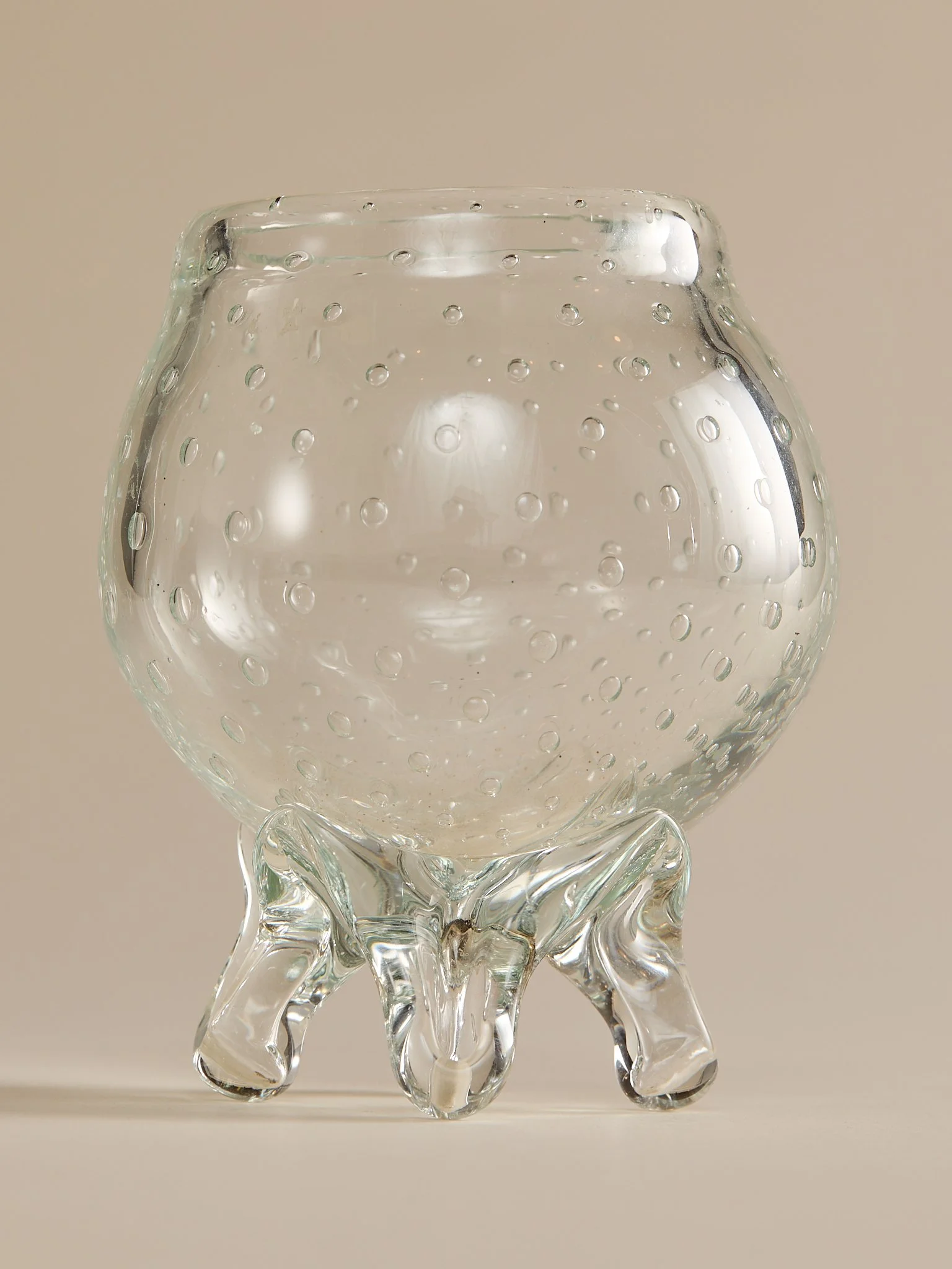 231_TheVintageHandblownGlassBubbleThreeFootedVase_002.jpg