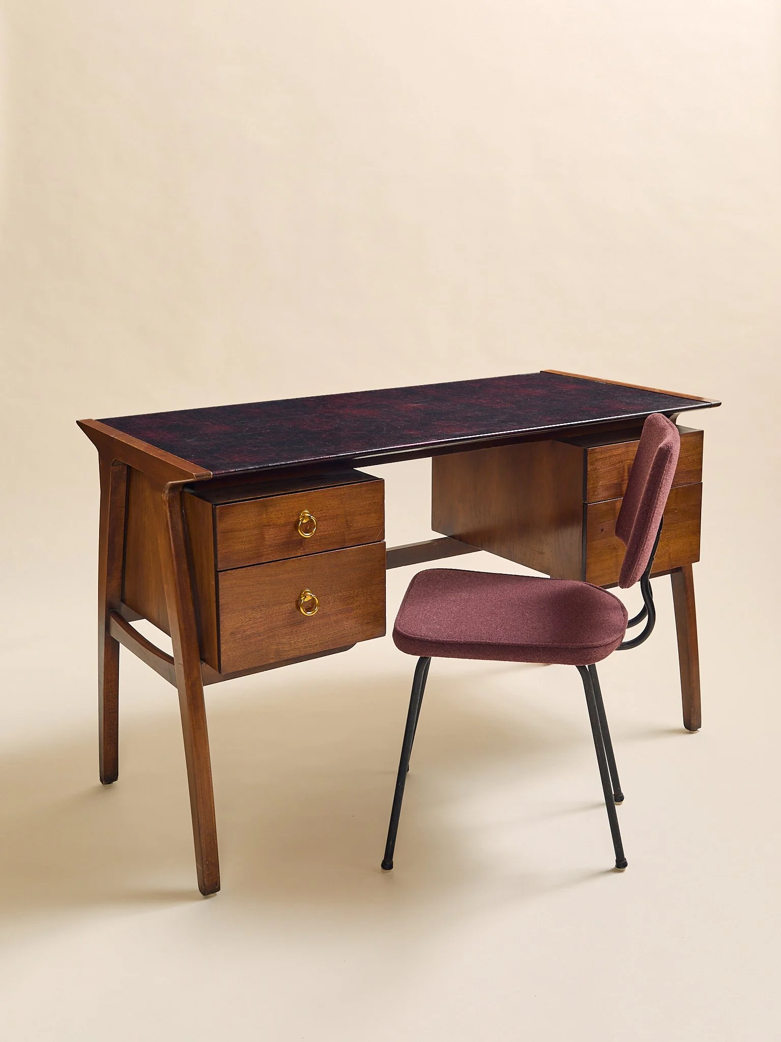 322_TheVintageMCMLeatherTopDesk_02.jpg