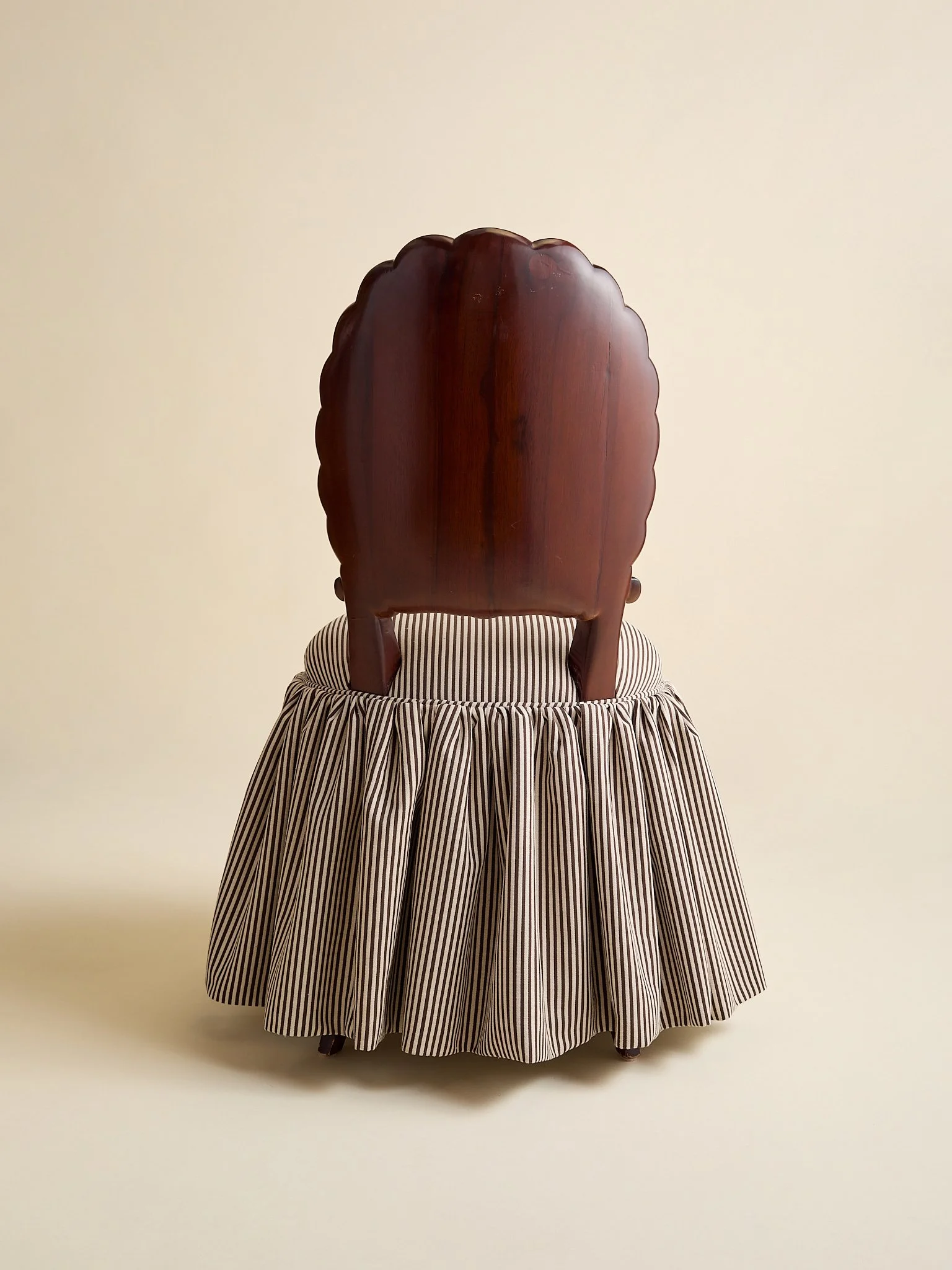411_TheVintageShellSideChairs_05.jpg