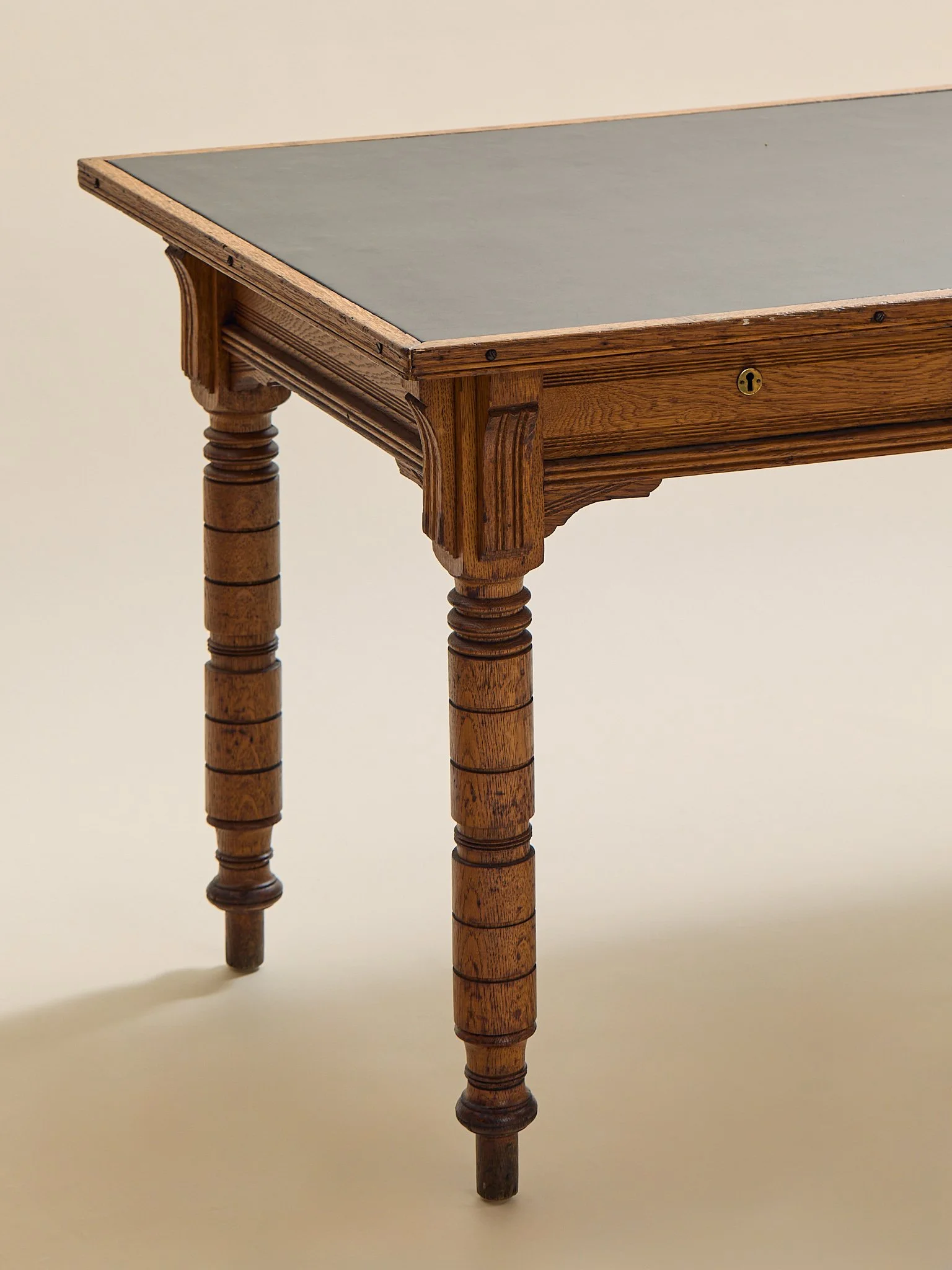 301_TheVintageOakAndLeatherDesk_06.jpg