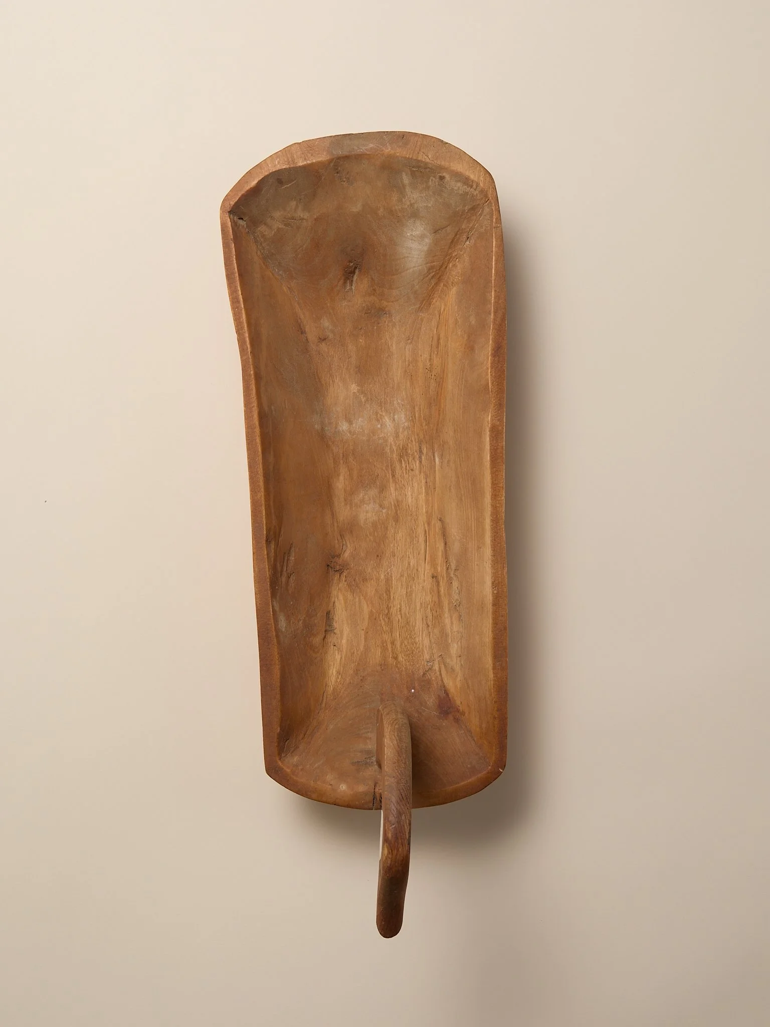 Shot_80_TheVintageCarvedSwanDoughBowl_003.jpg