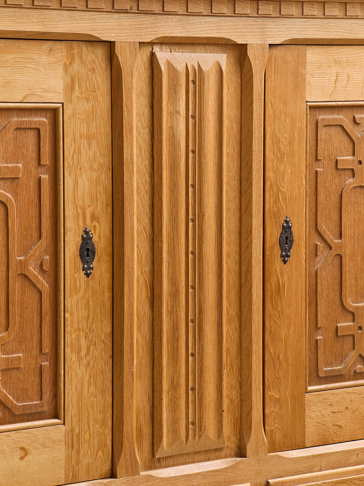 361_TheVintageAttr.HenningKjaernulfDanishOakSideboard1960S_12.jpg