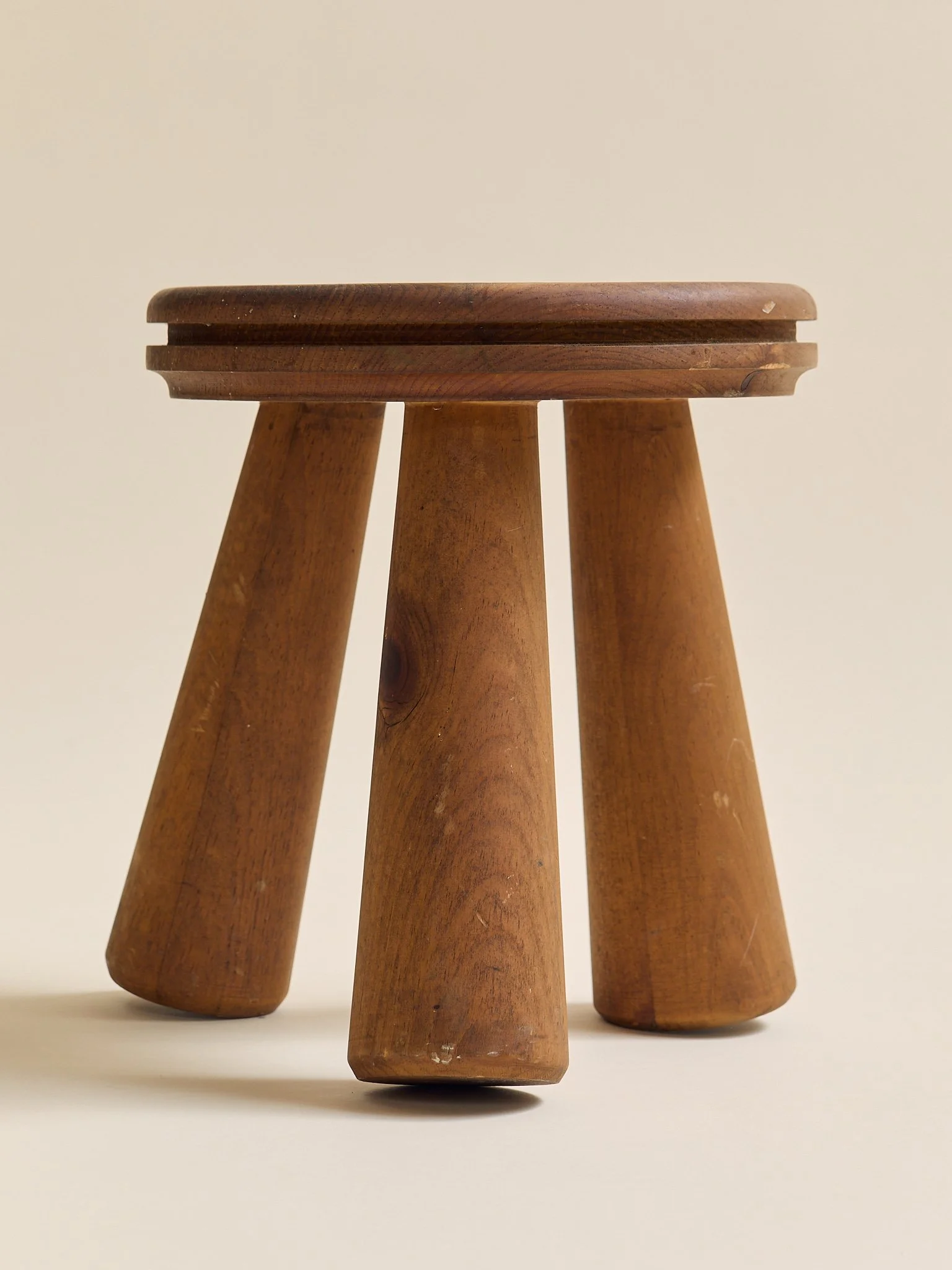 292_Stool_01_02.jpg