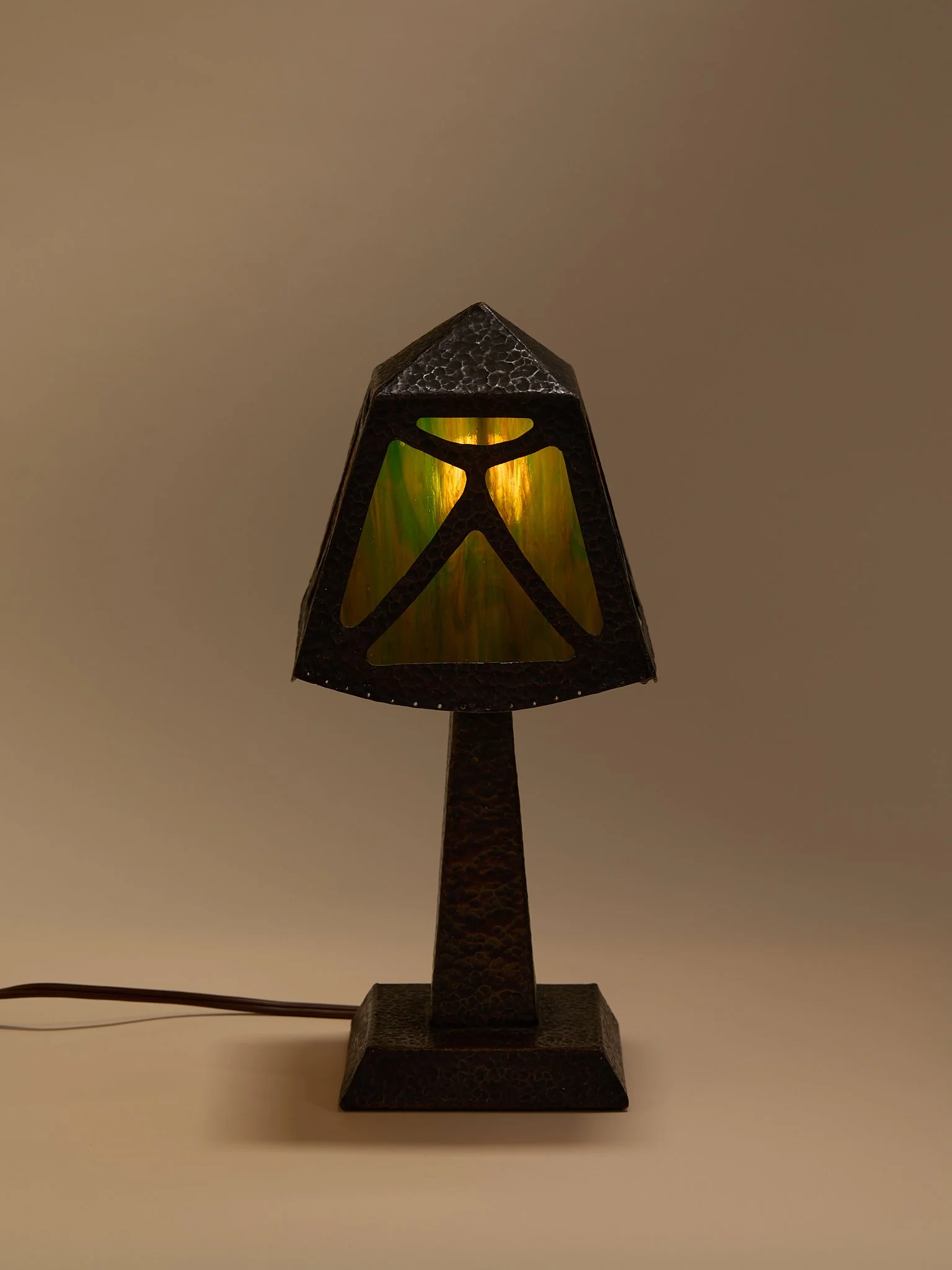 Shot_93_TheVintageHammeredCopperMiniMissionLamp_002.jpg