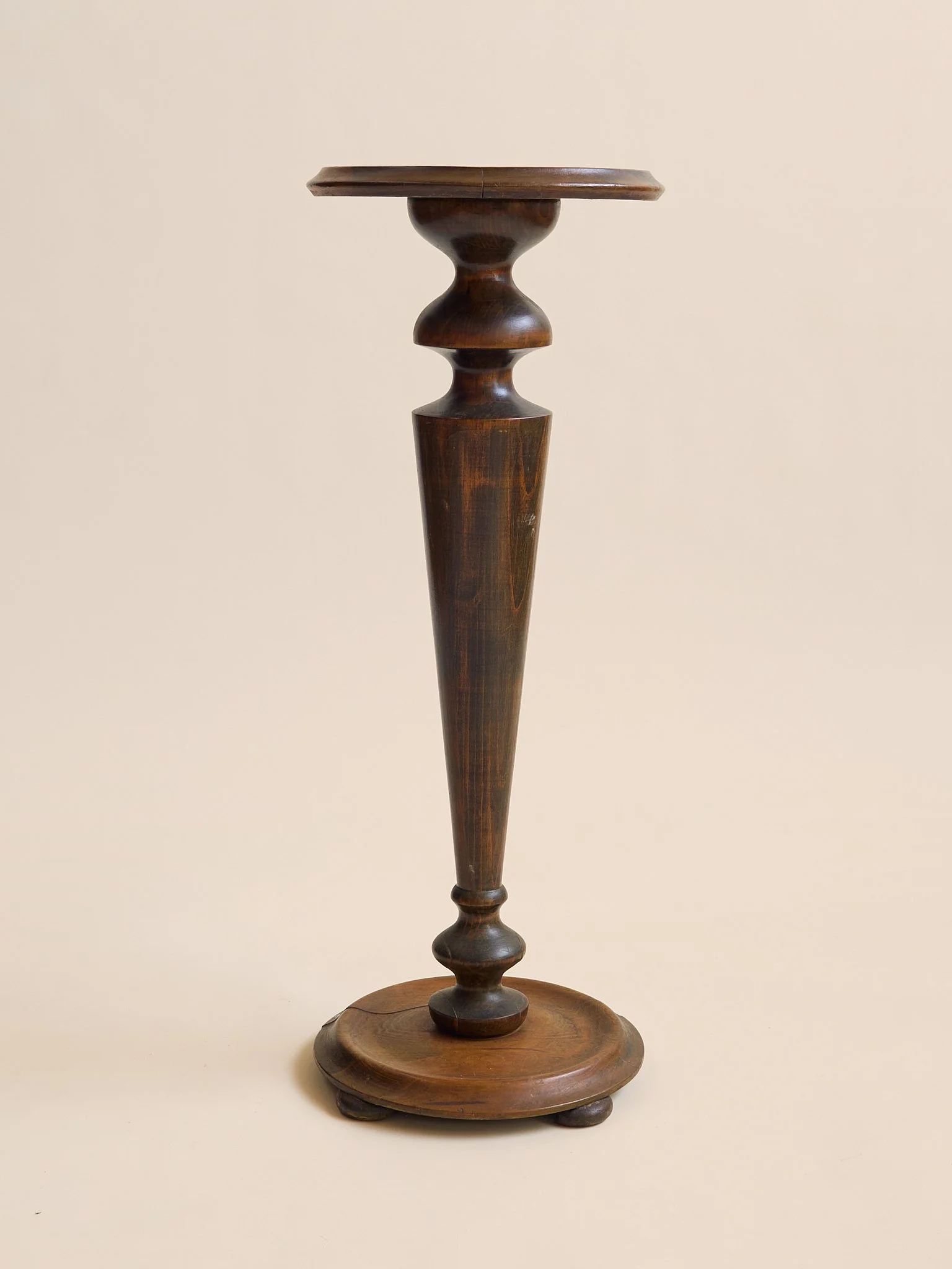 15_TheVintageTallShapedWoodPedestal _003.jpg