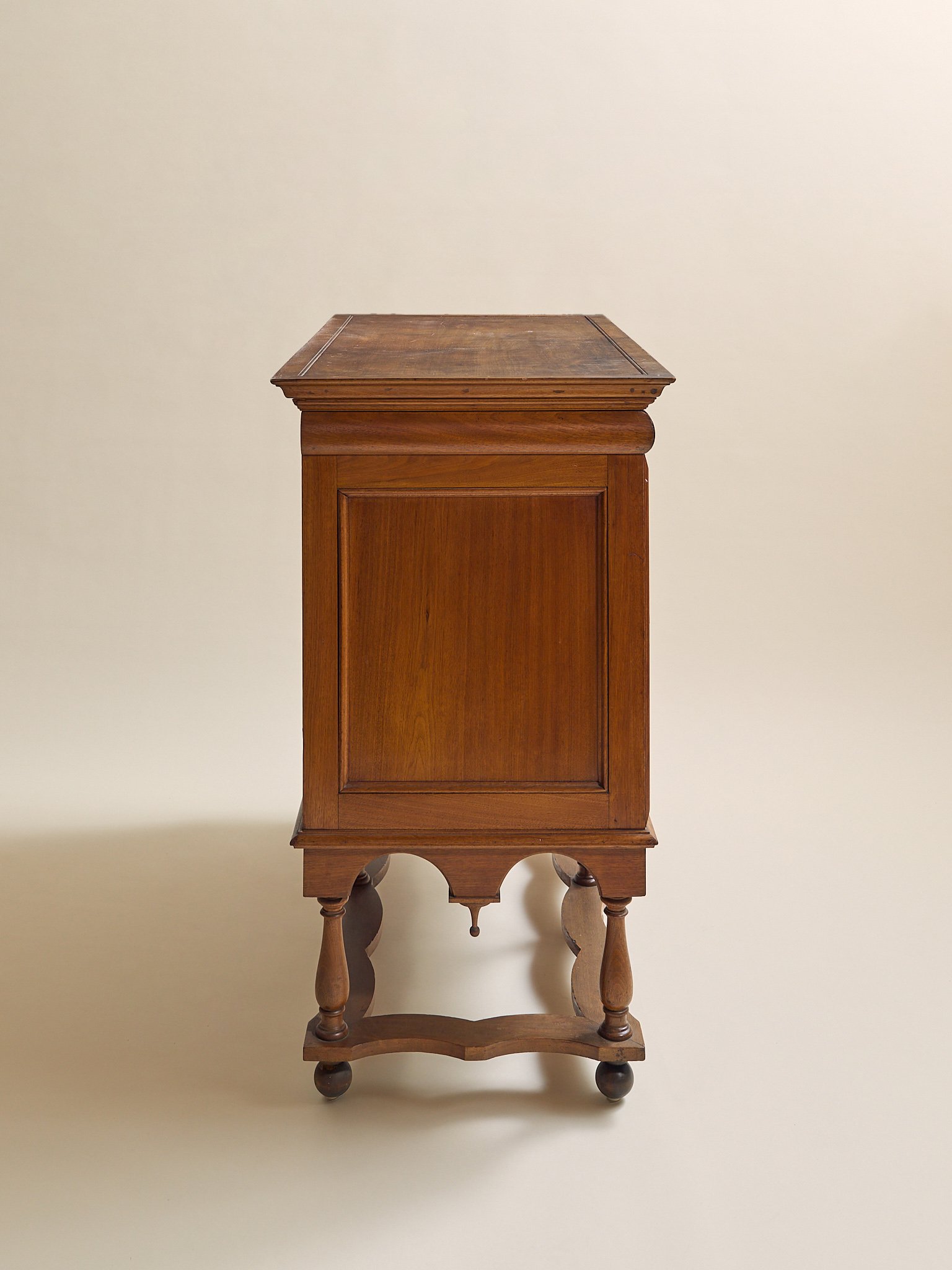 296_TheVintageWilliamandMaryIntricateCarvedWoodWalnutSideboard_04.jpg