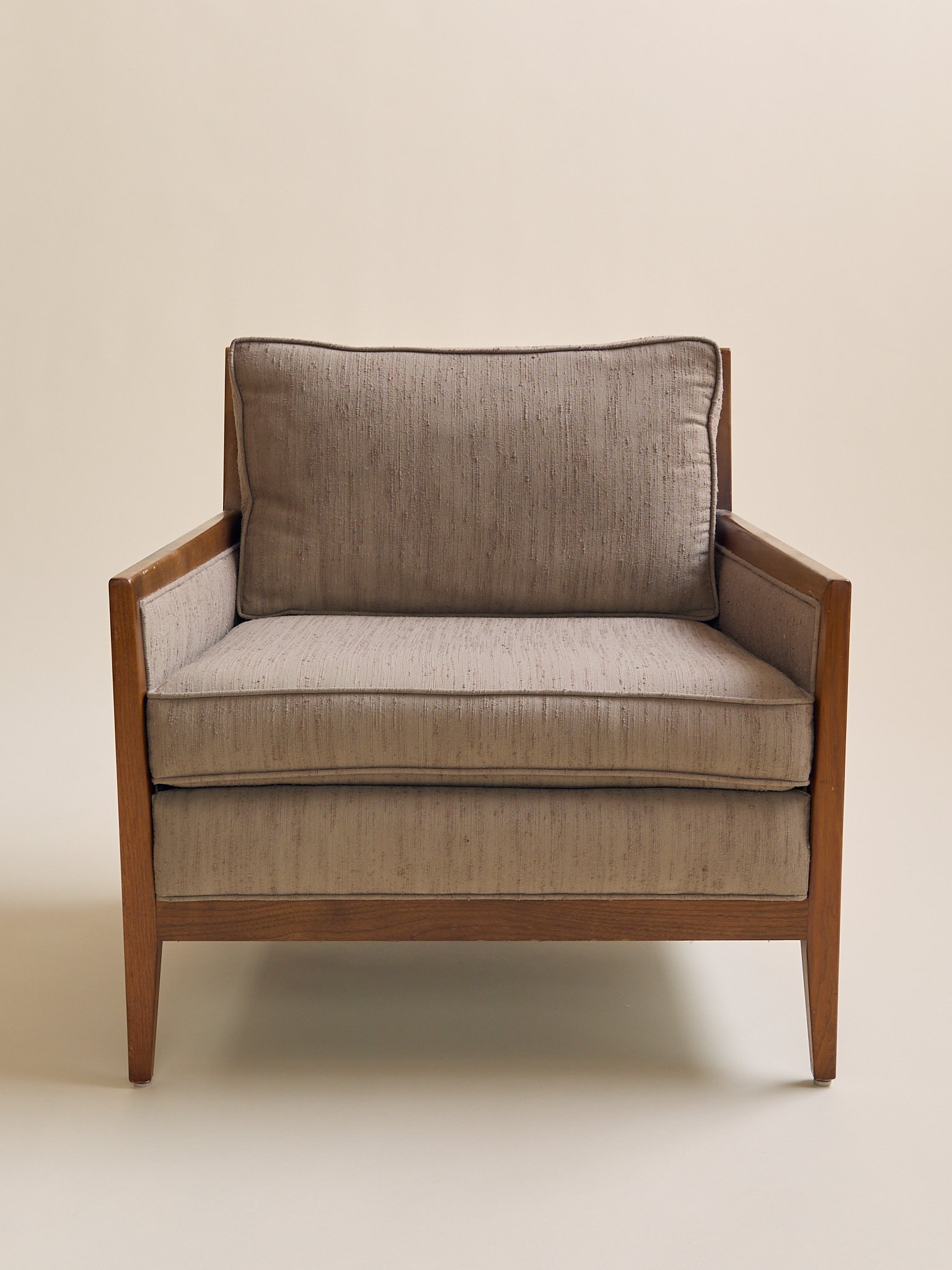 272_TheVintageMidCenturyWalnutLoungeChairinTexturedBeigeUpholstery_001.jpg