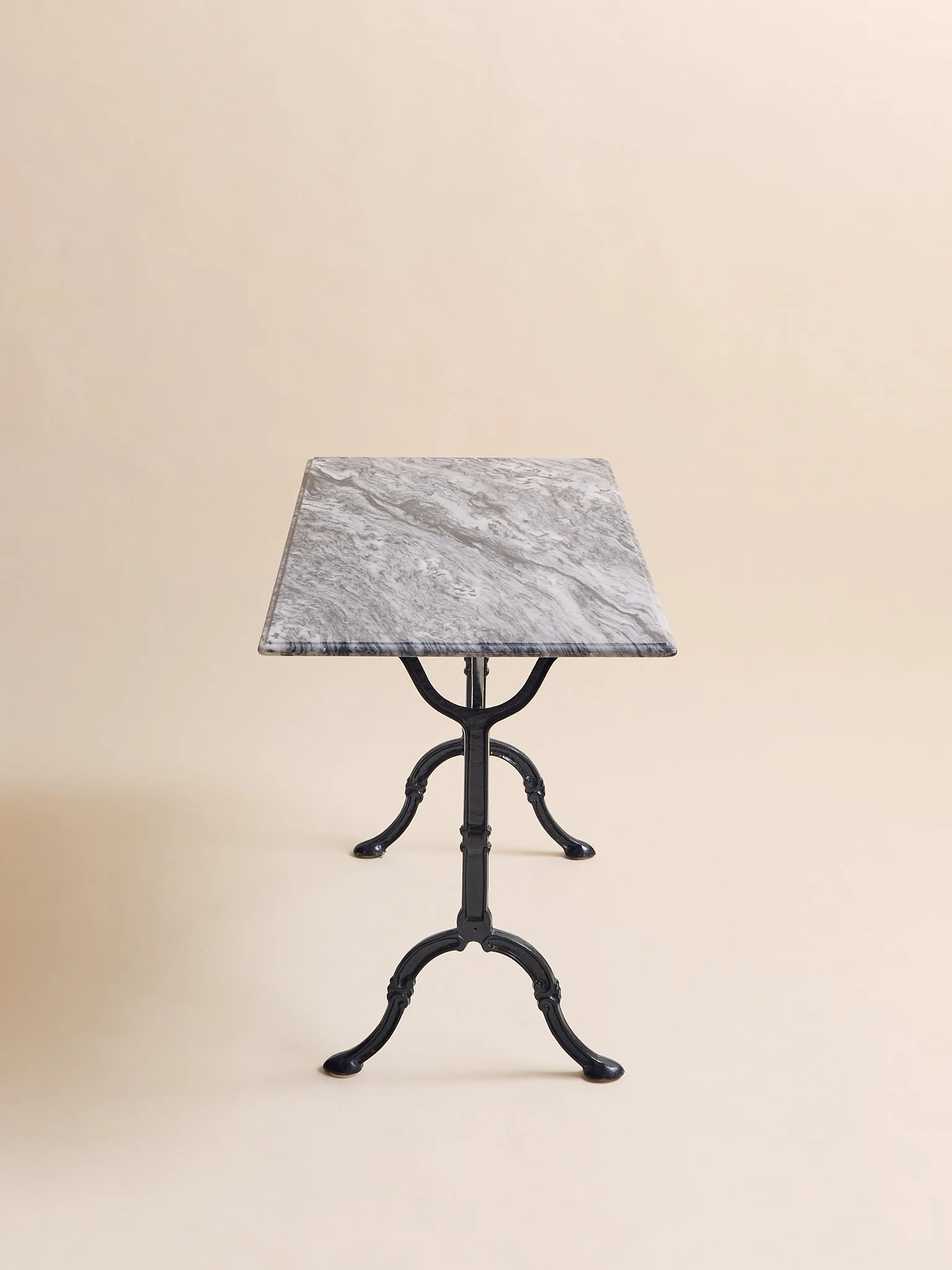 131_TheVintageMarbleAndIronTable_004.jpg