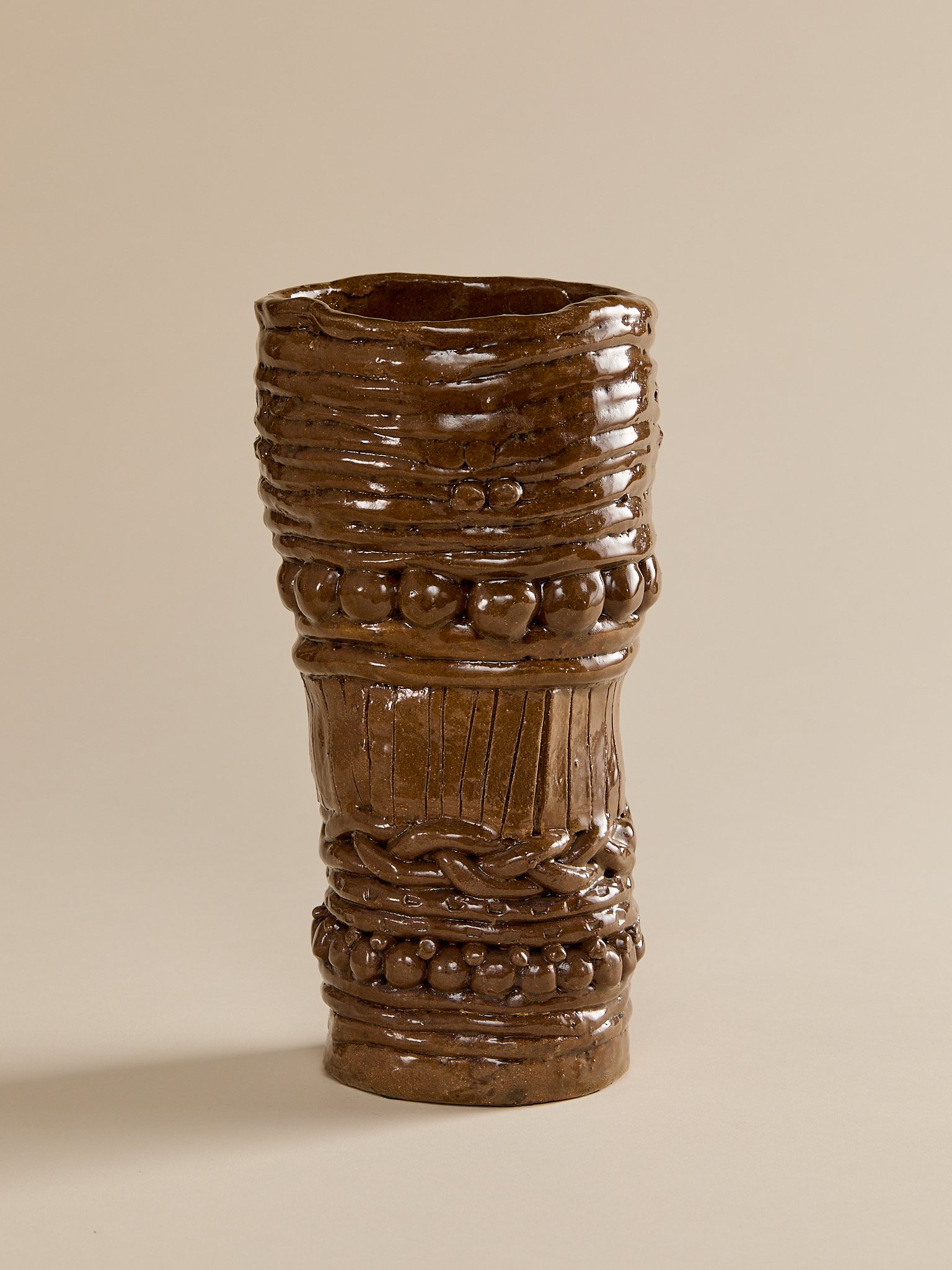 210_TheMCMHandmadeBrownCeramicVase_001.jpg