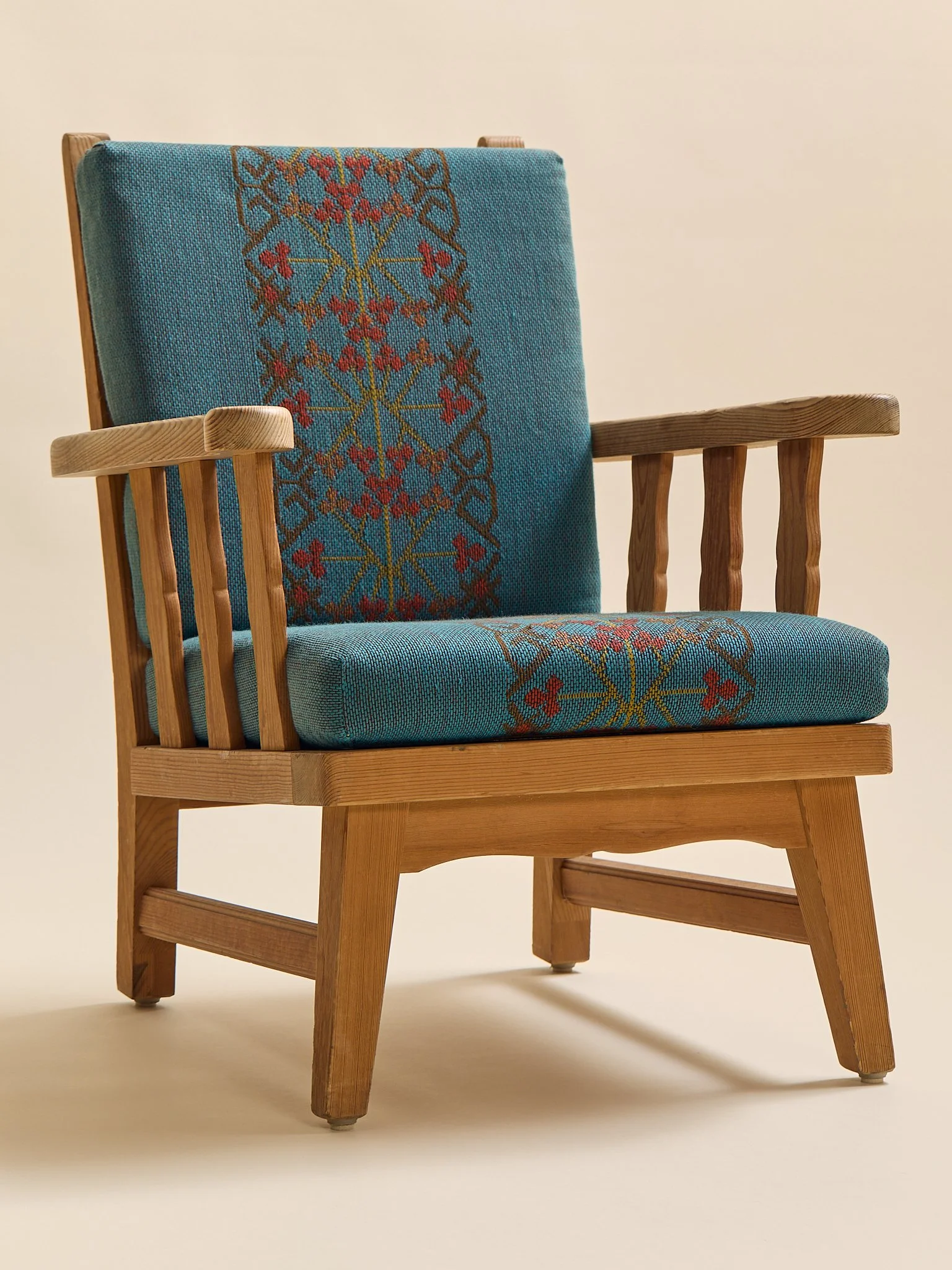 312_TheVintagePairof1950sKrogenasNorwegianPineLoungeChairs_11.jpg