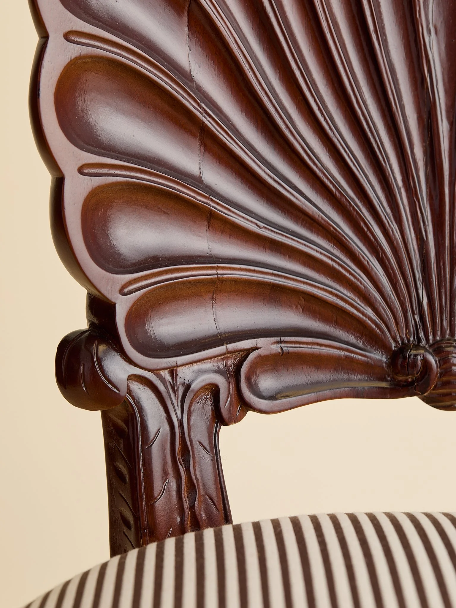 411_TheVintageShellSideChairs_10.jpg
