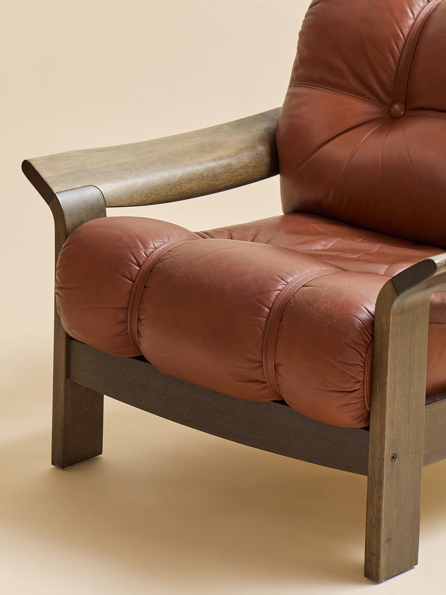 349_TheVintageHansJ.FrydendalOak&LeatherLoungeChair_06.jpg