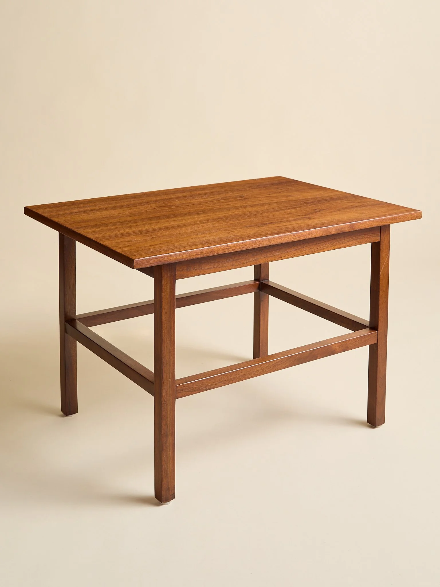 413_TheVintageMCMSideTables_04.jpg