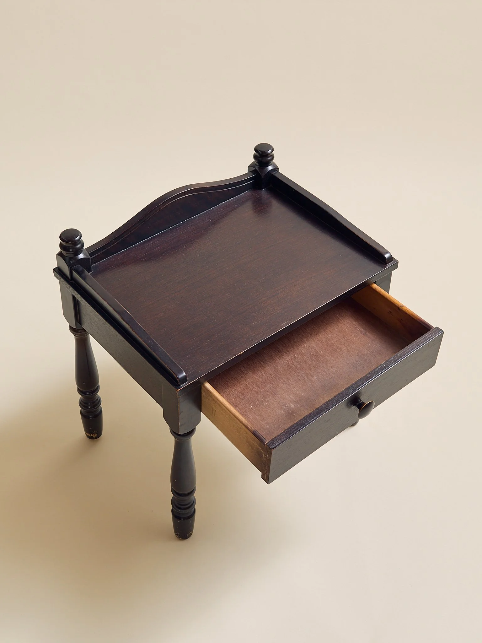 291_TheVintagePairofSwedishPaintedPineNighstands1950s_09.jpg