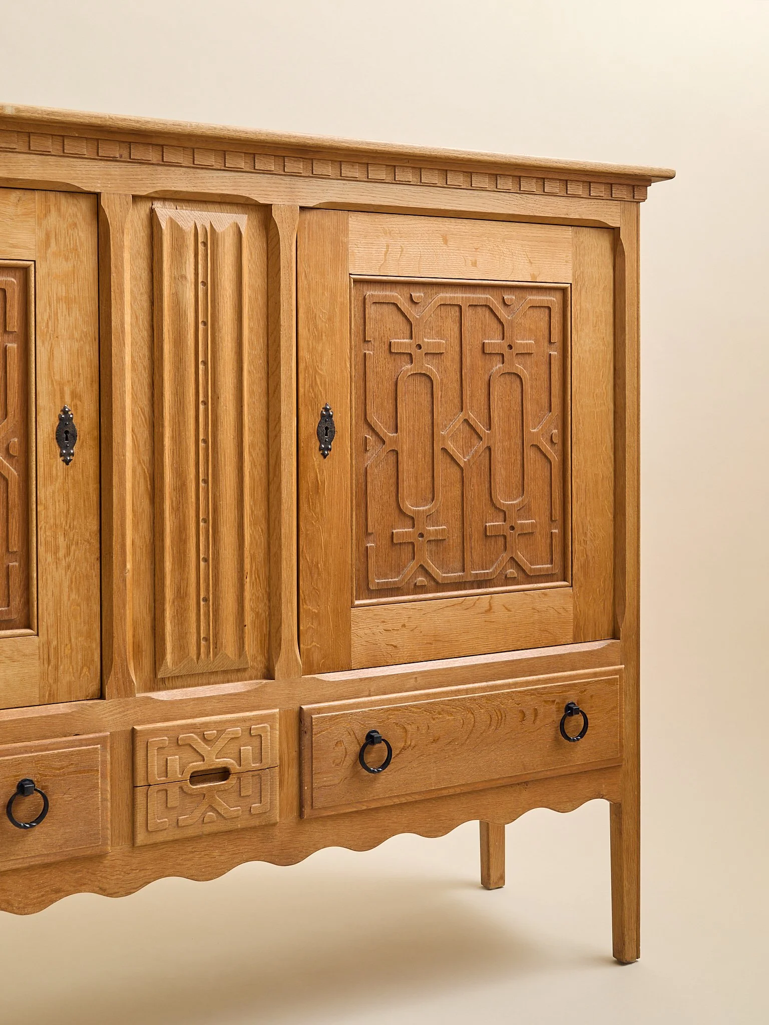 361_TheVintageAttr.HenningKjaernulfDanishOakSideboard1960S_07.jpg