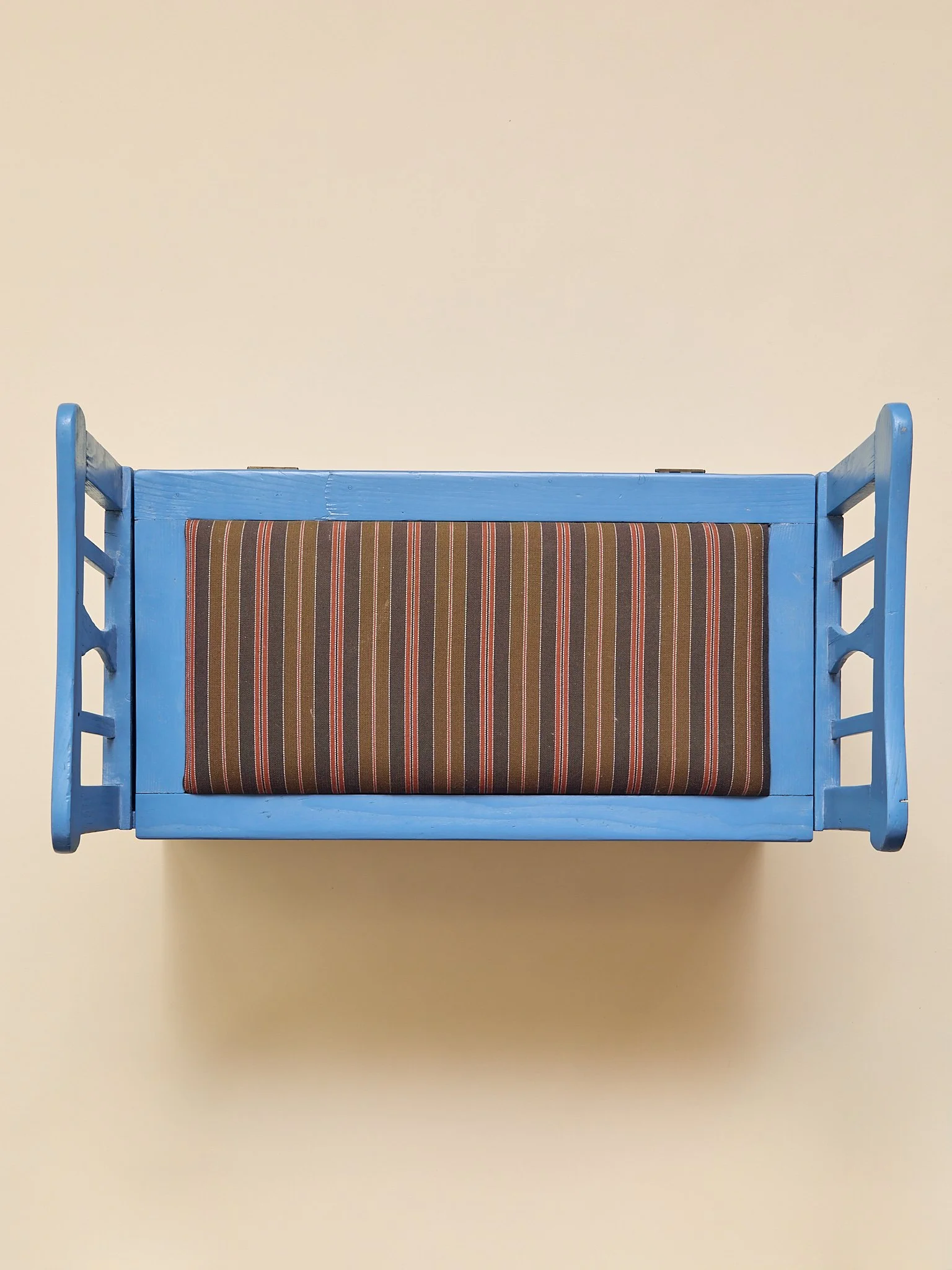 367_TheVintageHandmadeSwedishPaintedPineBenchC.1930S_05.jpg