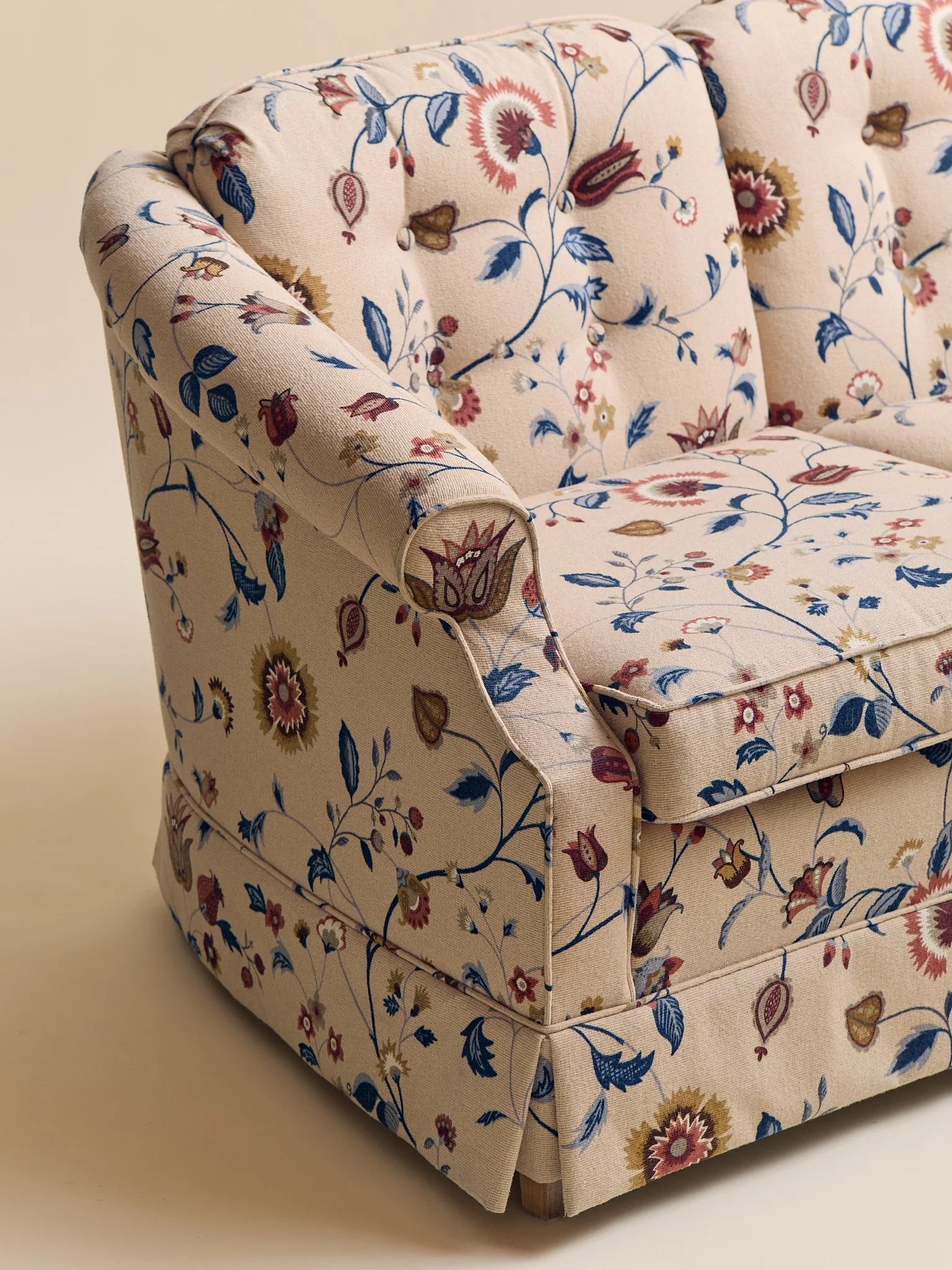 264_TheVintageEthanAllenPrintedWoolFloralSofa_006.jpg