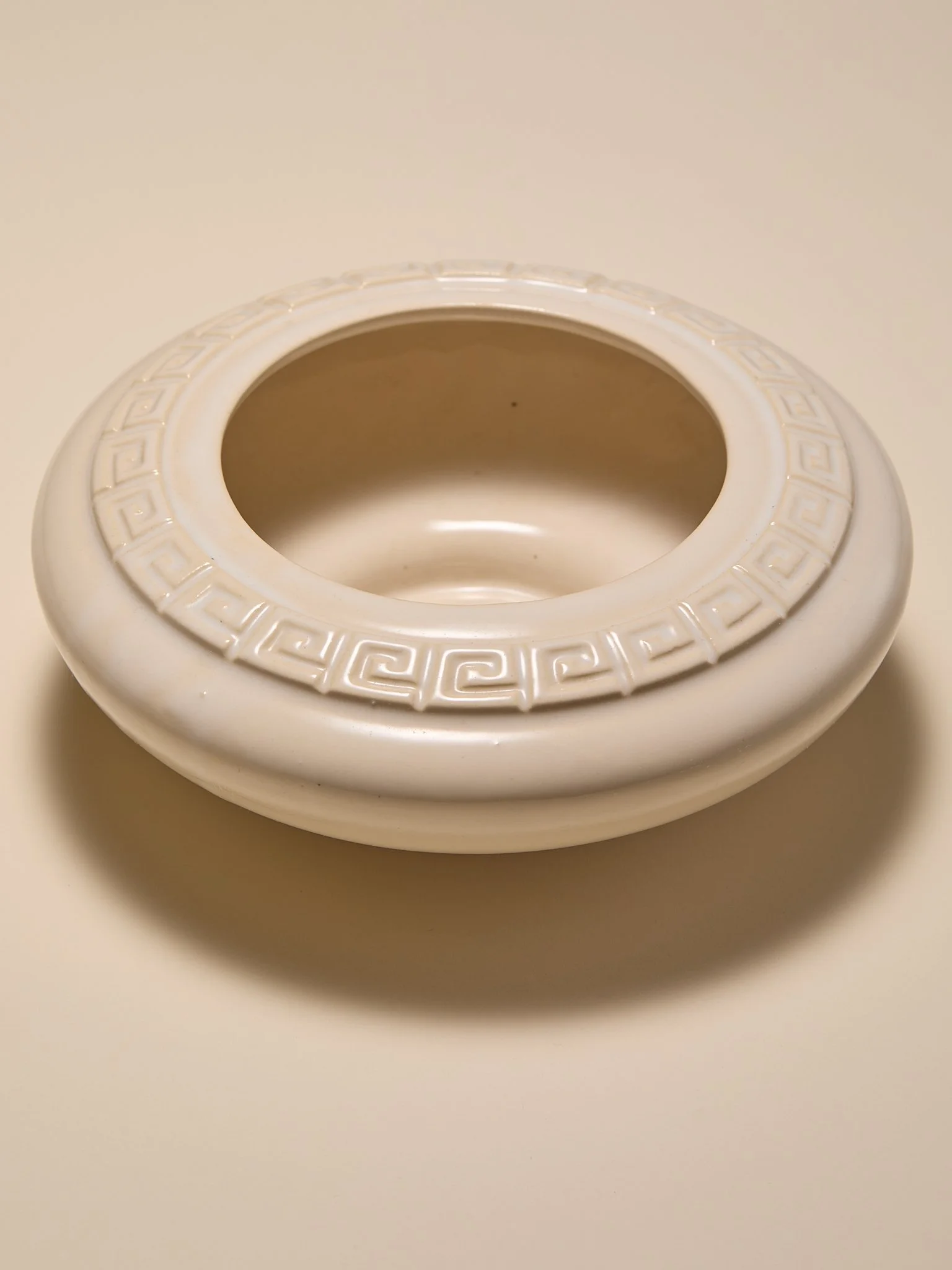 322_TheGreekKeyWhiteCeramicDish_003.jpg