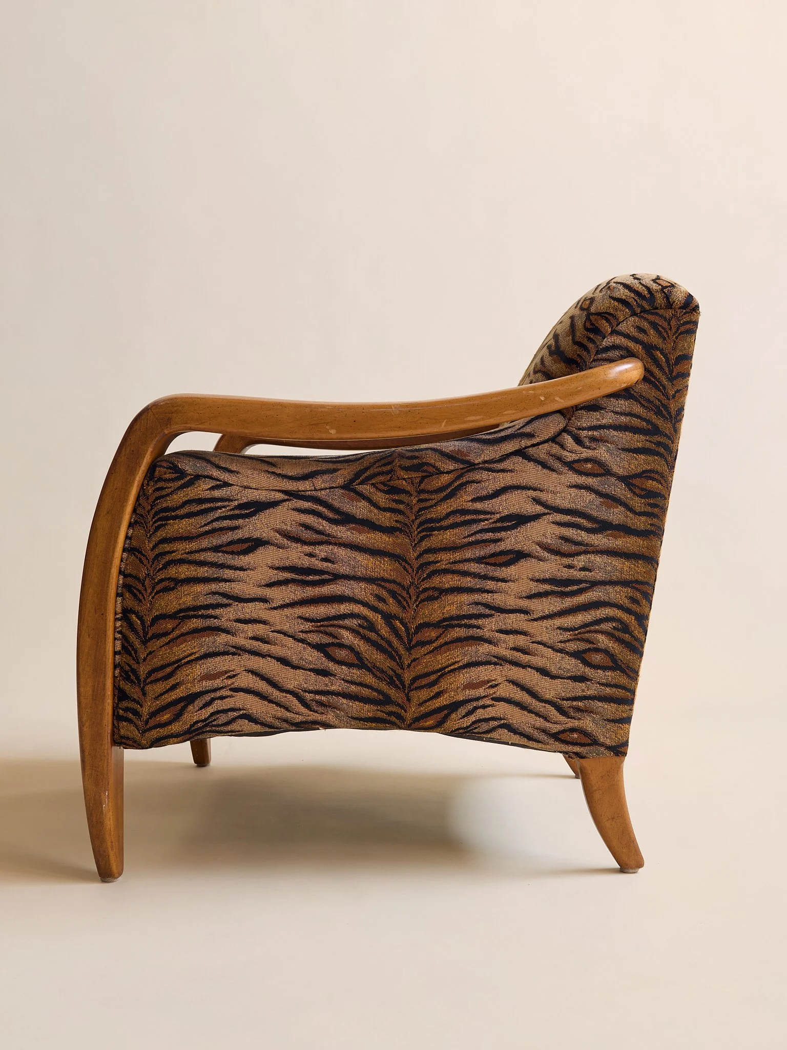 33_TheVintageTigerPrintSculpturalChair_005.jpg