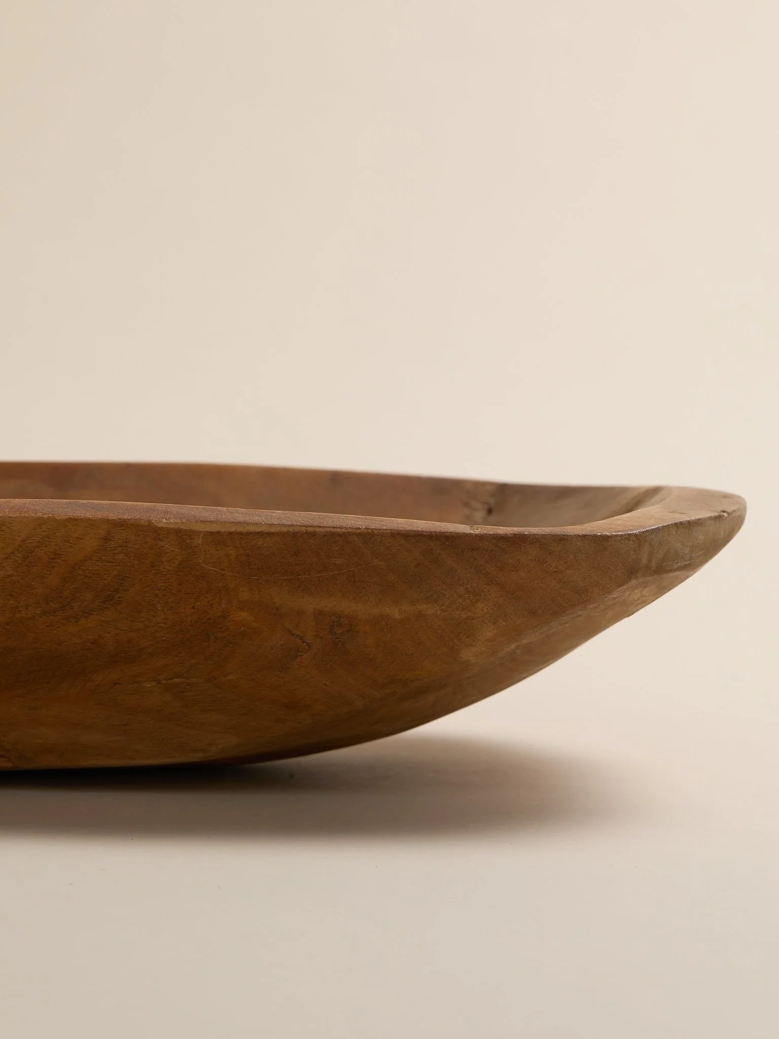 Shot_80_TheVintageCarvedSwanDoughBowl_005.jpg