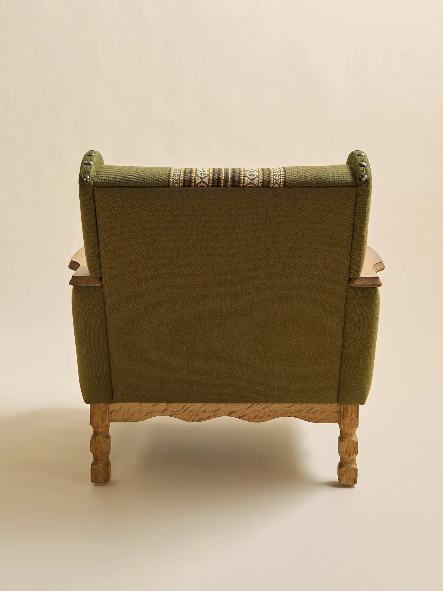 372_TheVintageDanishOakLoungeChairsAttrHenningKjaernulf1960s_04.jpg